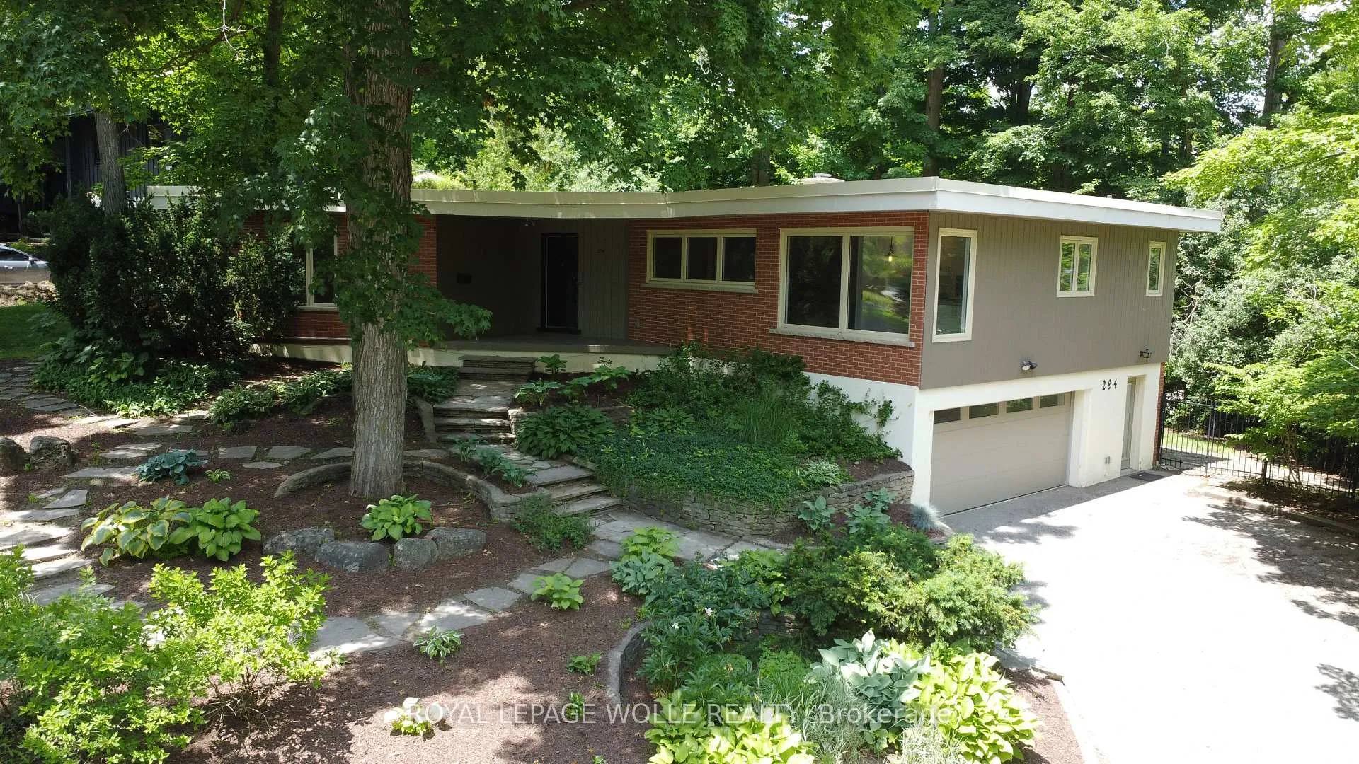 Photo 1 of 294 Algonquin Drive, Waterloo, Beechwood — HOMEH