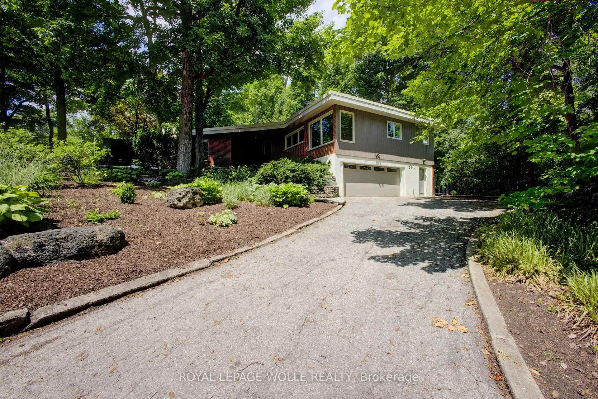 Photo 3 of 294 Algonquin Drive, Waterloo, Beechwood — HOMEH