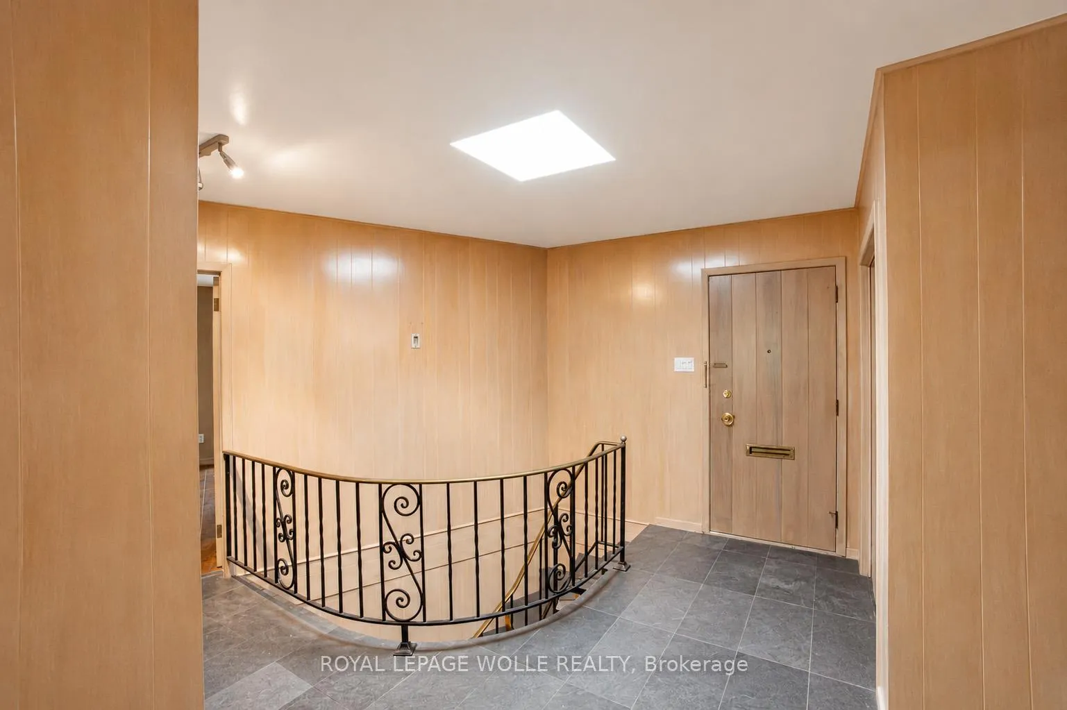 Photo 6 of 294 Algonquin Drive, Waterloo, Beechwood — HOMEH