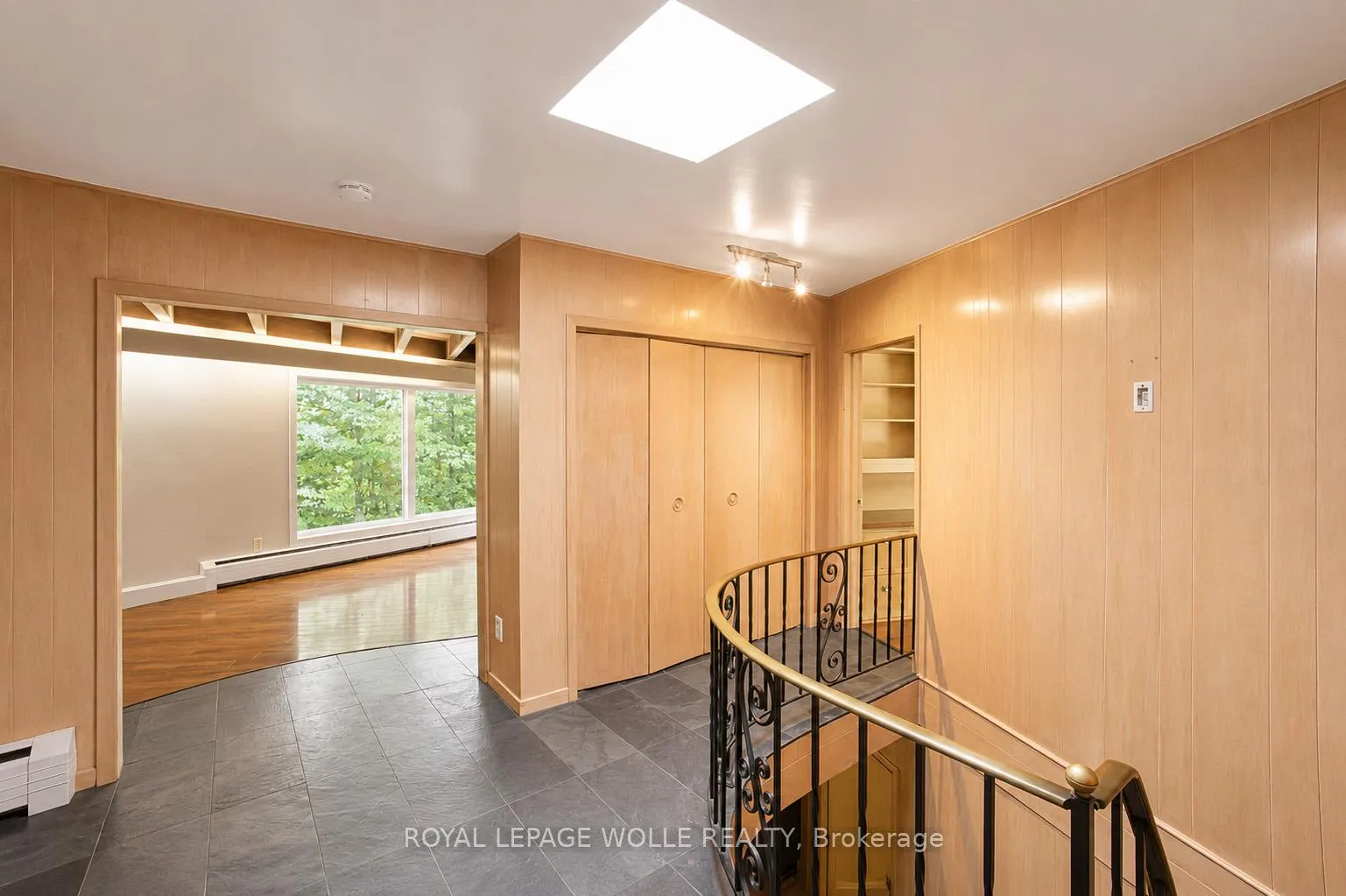 Photo 7 of 294 Algonquin Drive, Waterloo, Beechwood — HOMEH