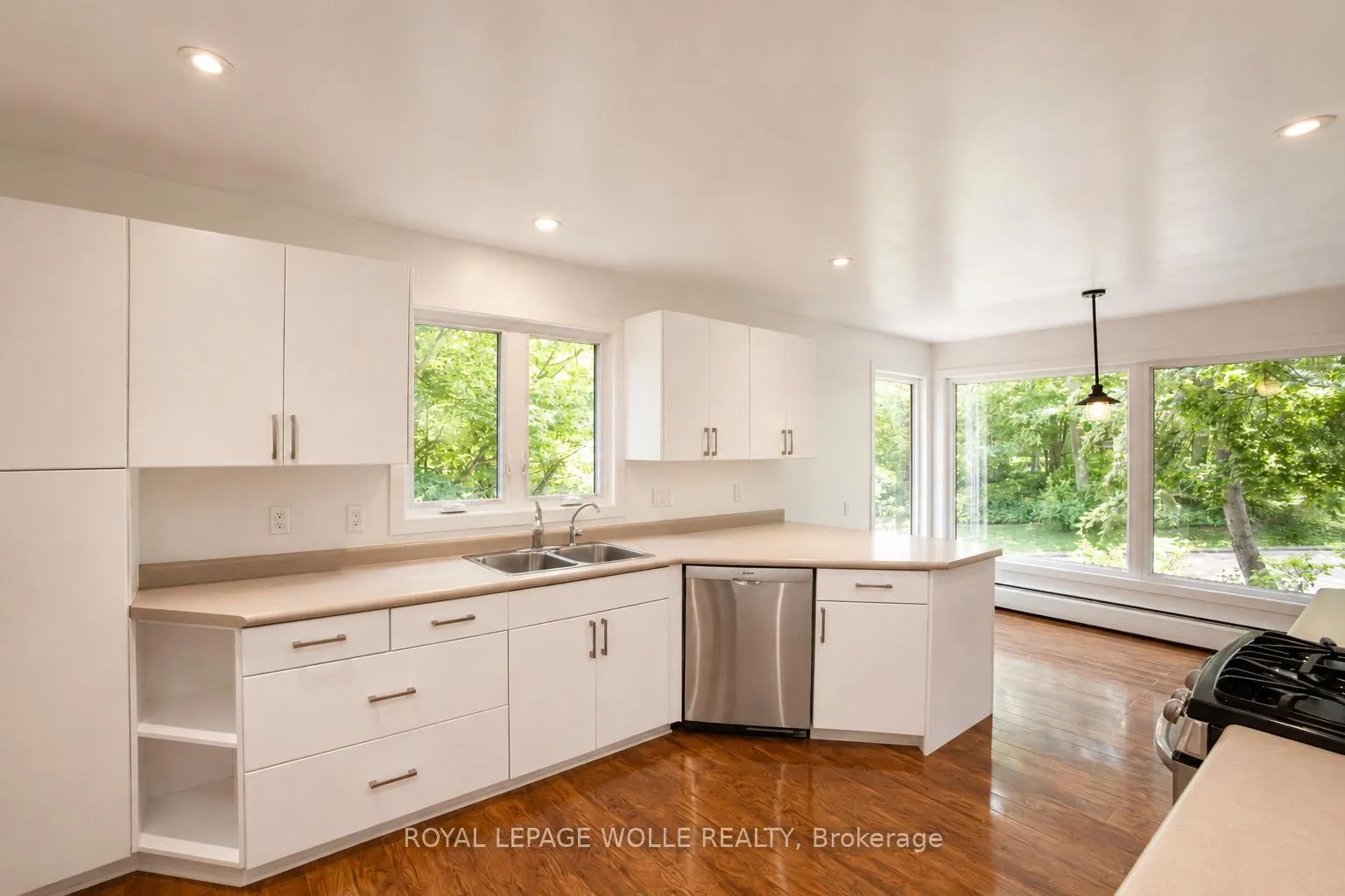 Photo 15 of 294 Algonquin Drive, Waterloo, Beechwood — HOMEH