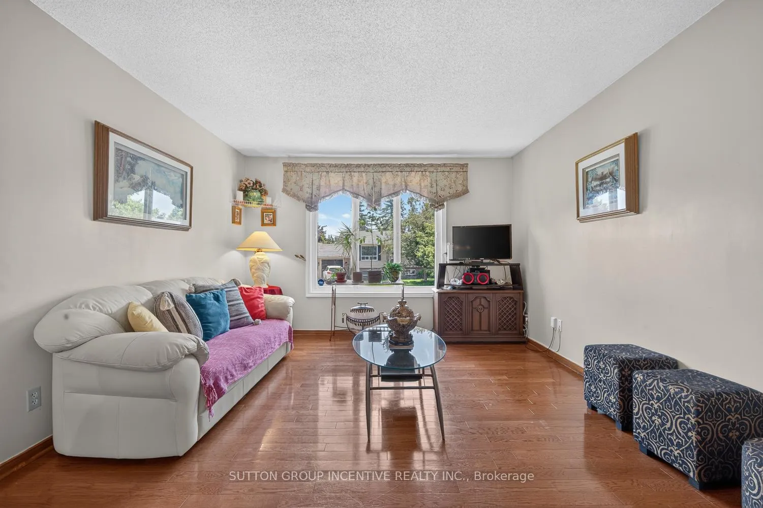 Photo 4 of 29 Korlea Crescent, Orillia — HOMEH