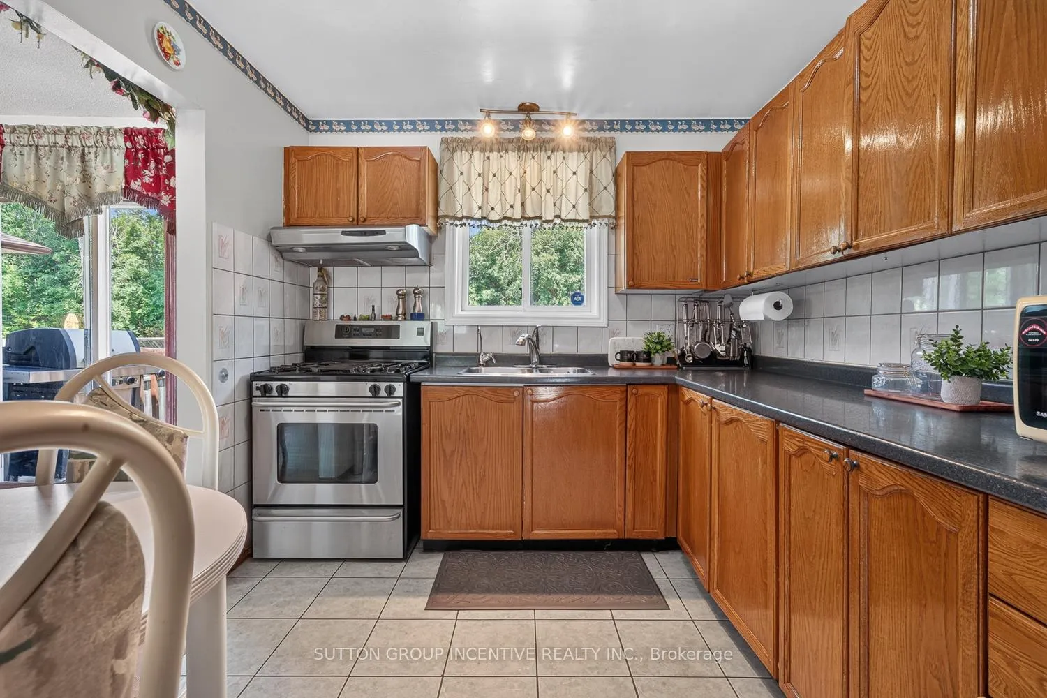 Photo 10 of 29 Korlea Crescent, Orillia — HOMEH