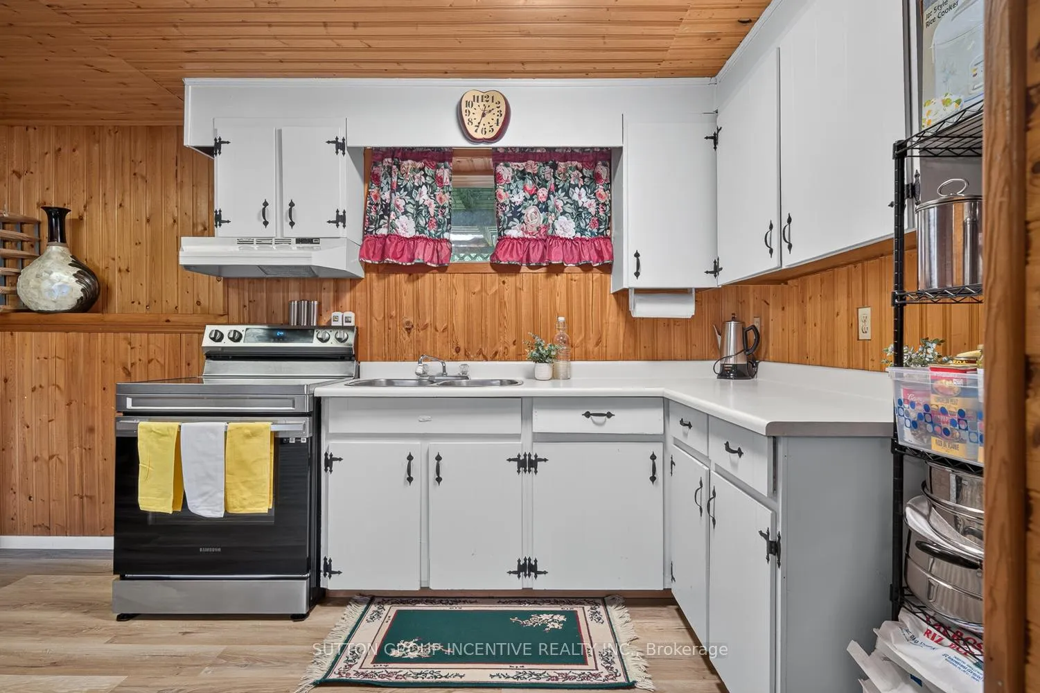 Photo 17 of 29 Korlea Crescent, Orillia — HOMEH