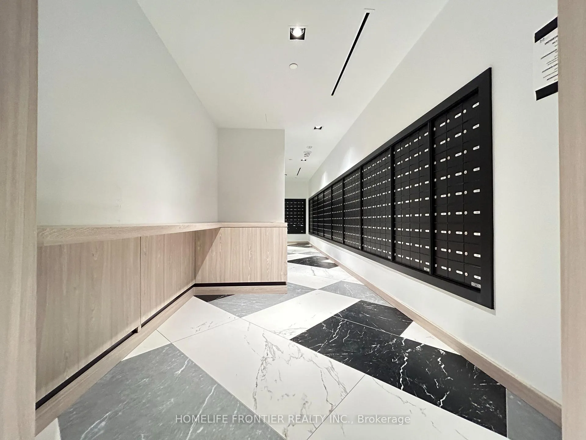 Photo 4 of Unit 1812, 395 Bloor Street E, Toronto, North St. James Town — HOMEH