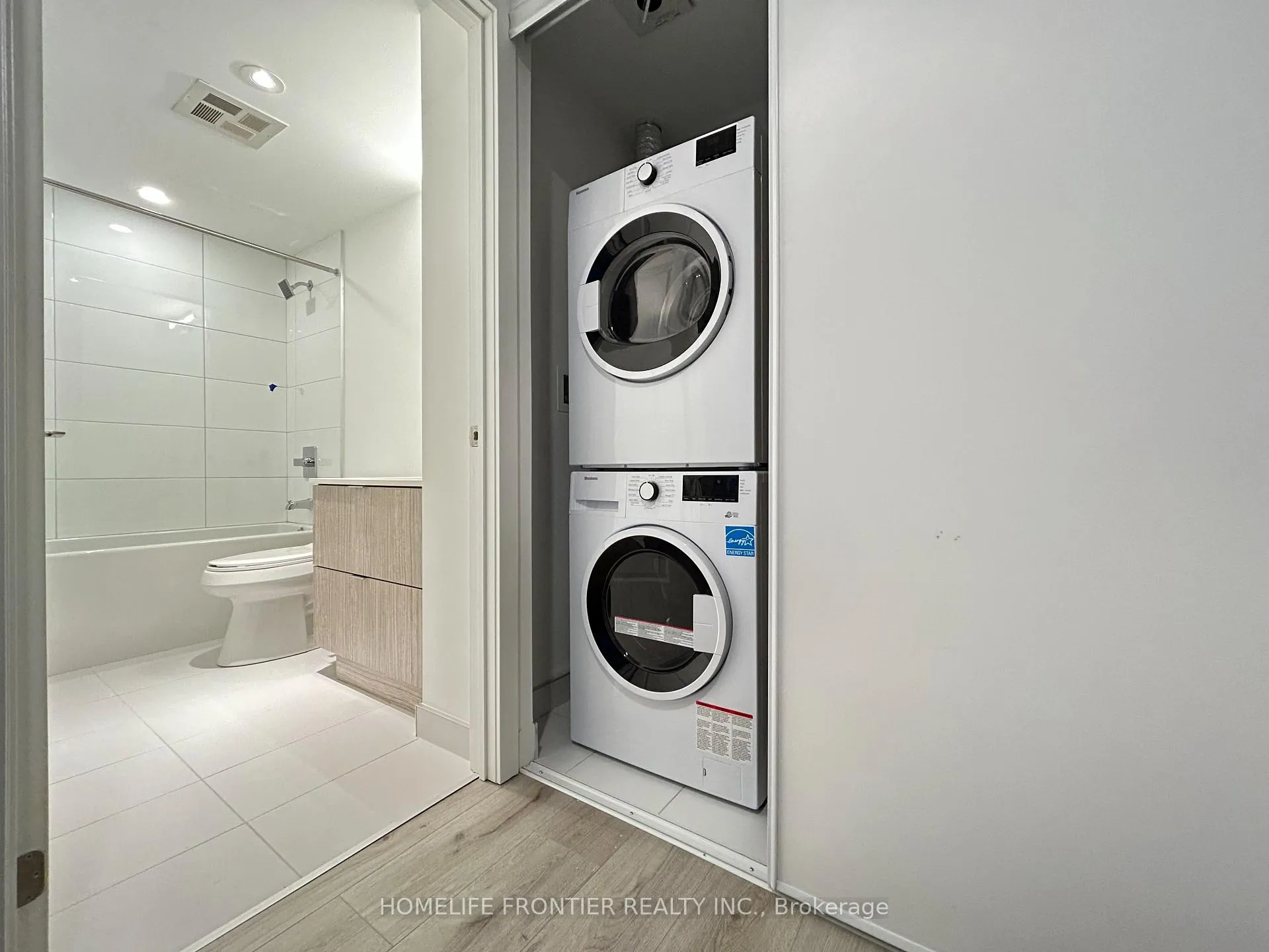 Photo 12 of Unit 1812, 395 Bloor Street E, Toronto, North St. James Town — HOMEH