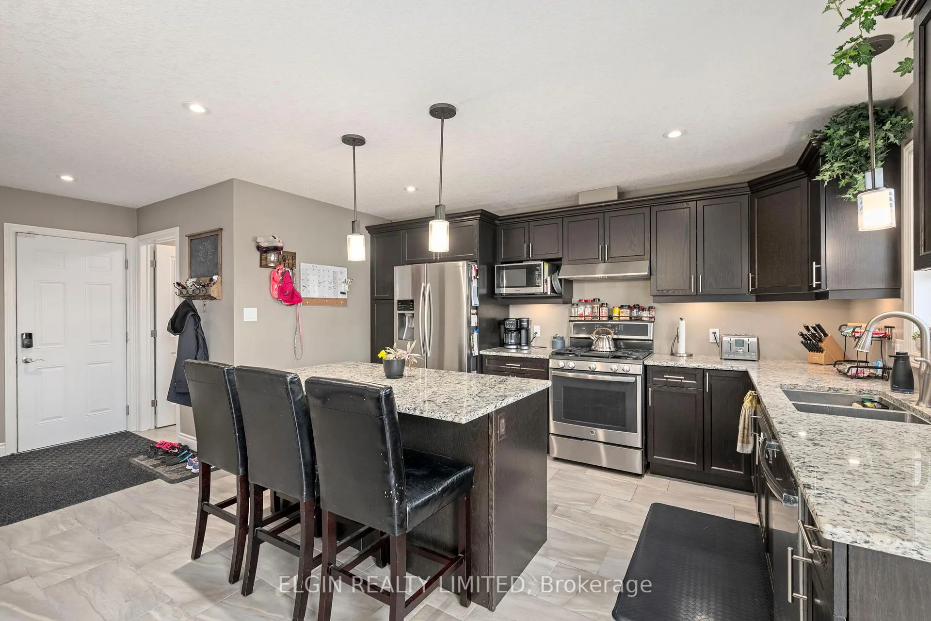 Photo 15 of 45 Brenmar Crescent, Central Elgin, Belmont — HOMEH