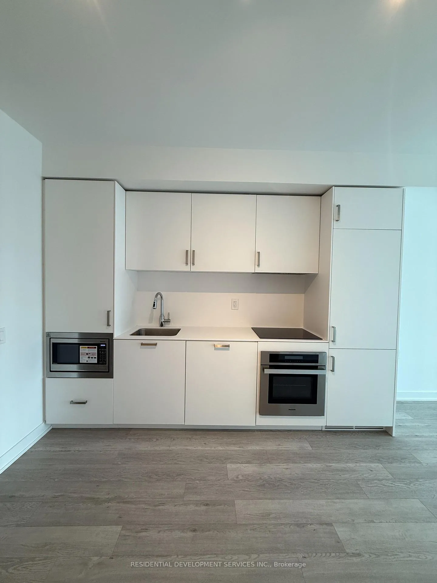 Photo 3 of Unit 1007, 88 Queen Street, Toronto, Church-Yonge Corridor — HOMEH