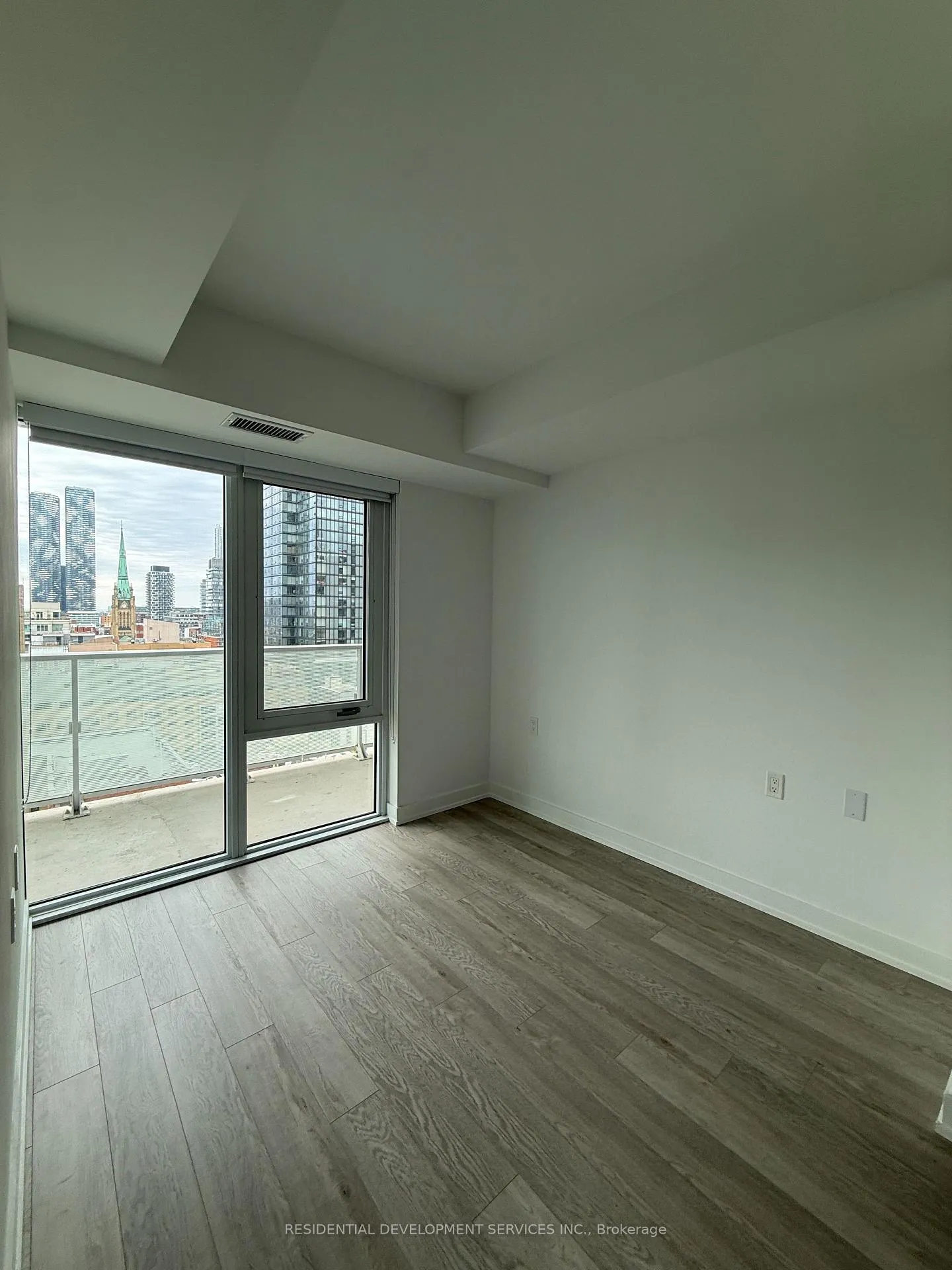 Photo 4 of Unit 1007, 88 Queen Street, Toronto, Church-Yonge Corridor — HOMEH