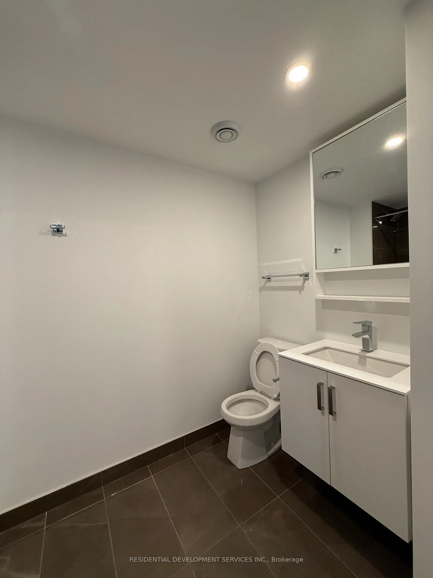 Photo 8 of Unit 1007, 88 Queen Street, Toronto, Church-Yonge Corridor — HOMEH