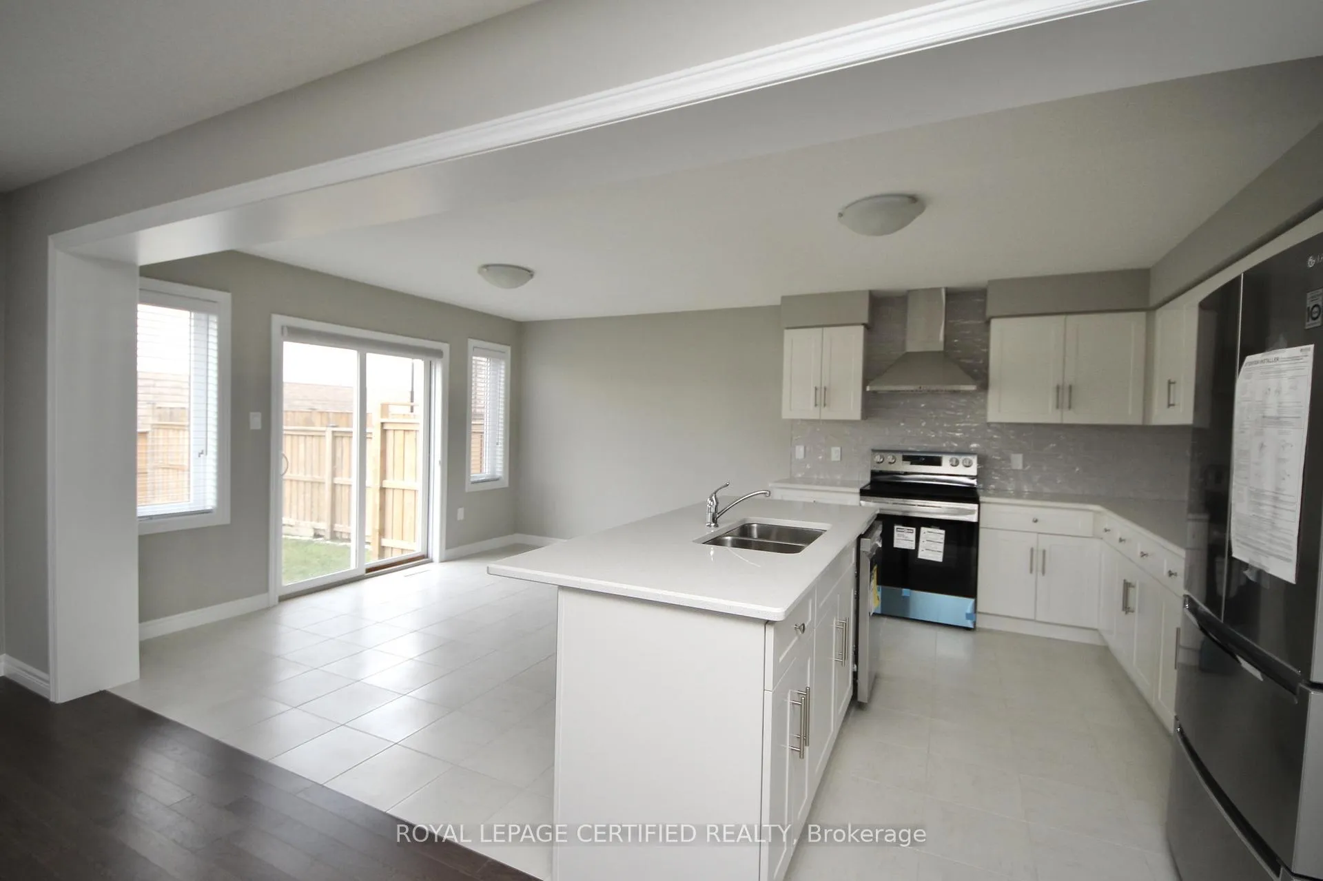 Photo 8 of 2 Crosswinds Drive, Kitchener — HOMEH