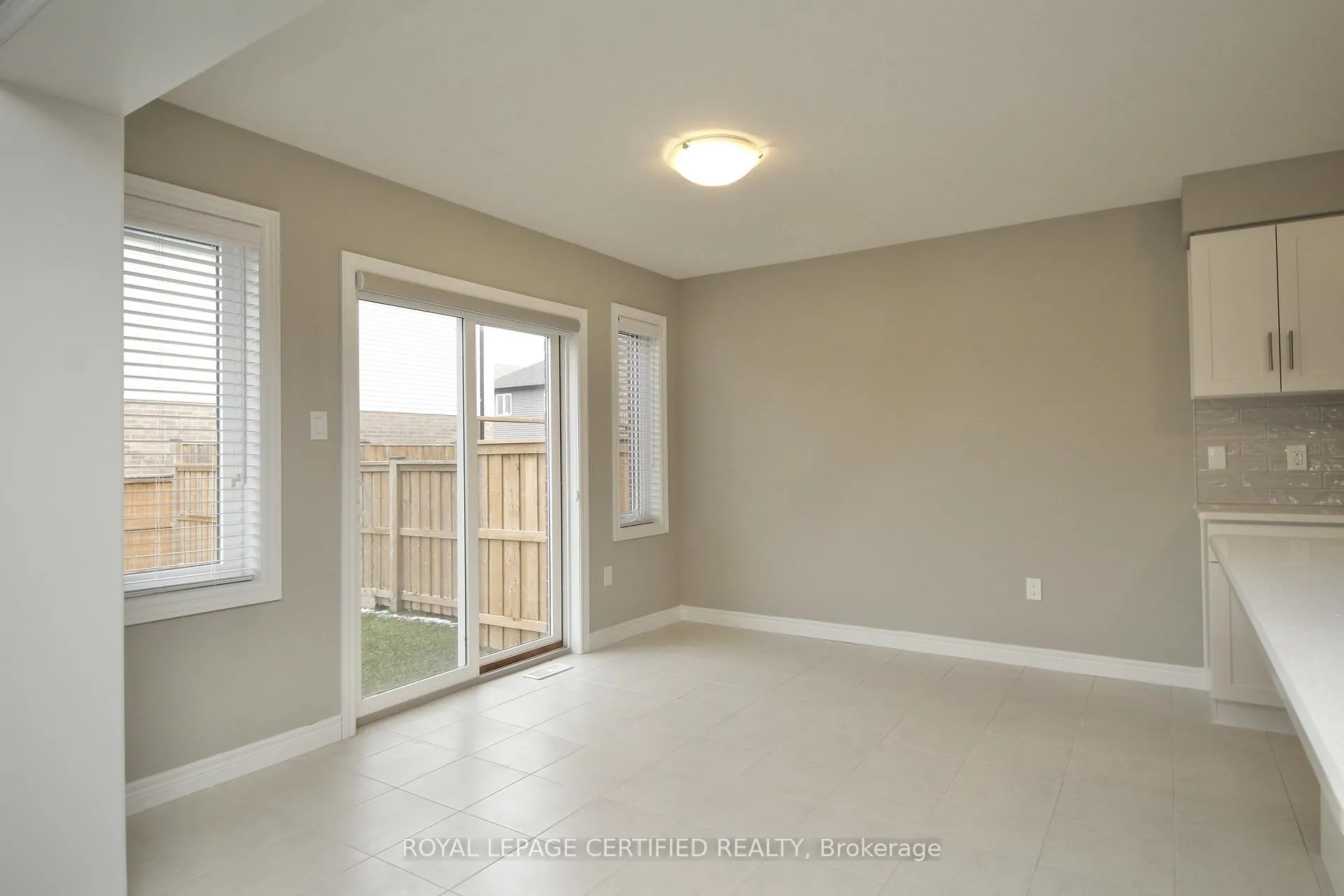 Photo 9 of 2 Crosswinds Drive, Kitchener — HOMEH