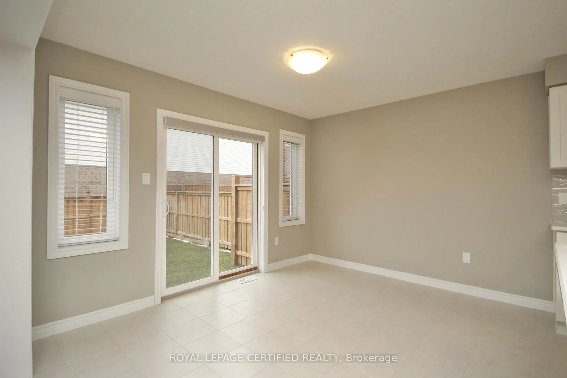 Photo 10 of 2 Crosswinds Drive, Kitchener — HOMEH