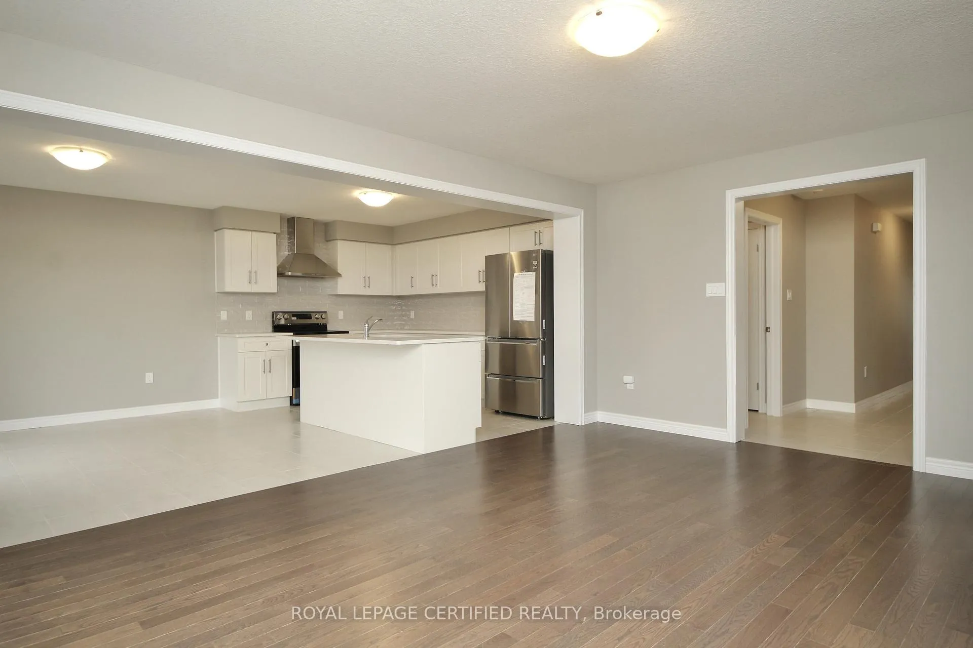 Photo 11 of 2 Crosswinds Drive, Kitchener — HOMEH