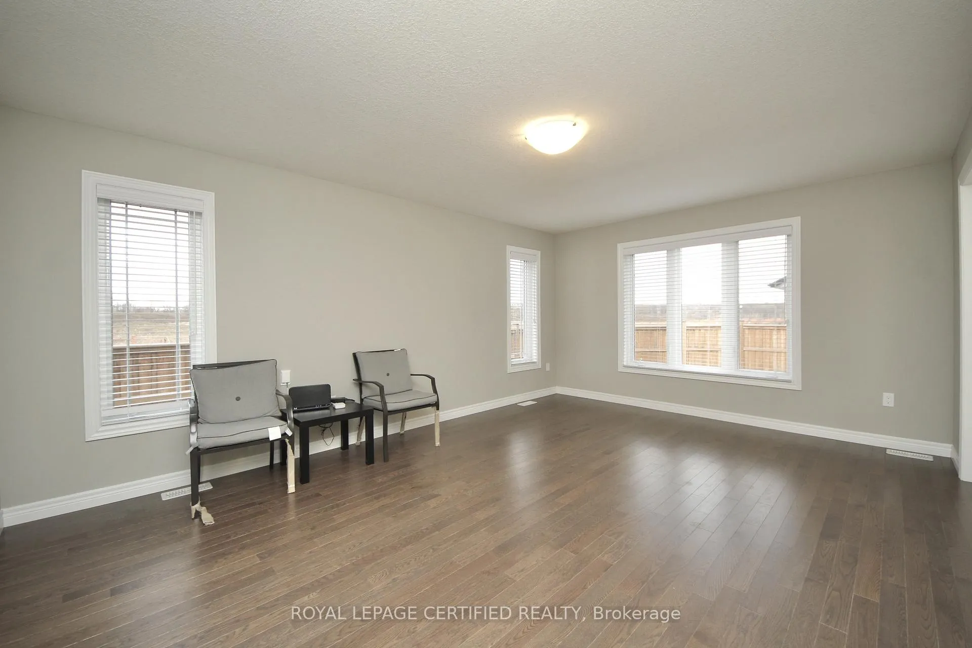 Photo 12 of 2 Crosswinds Drive, Kitchener — HOMEH