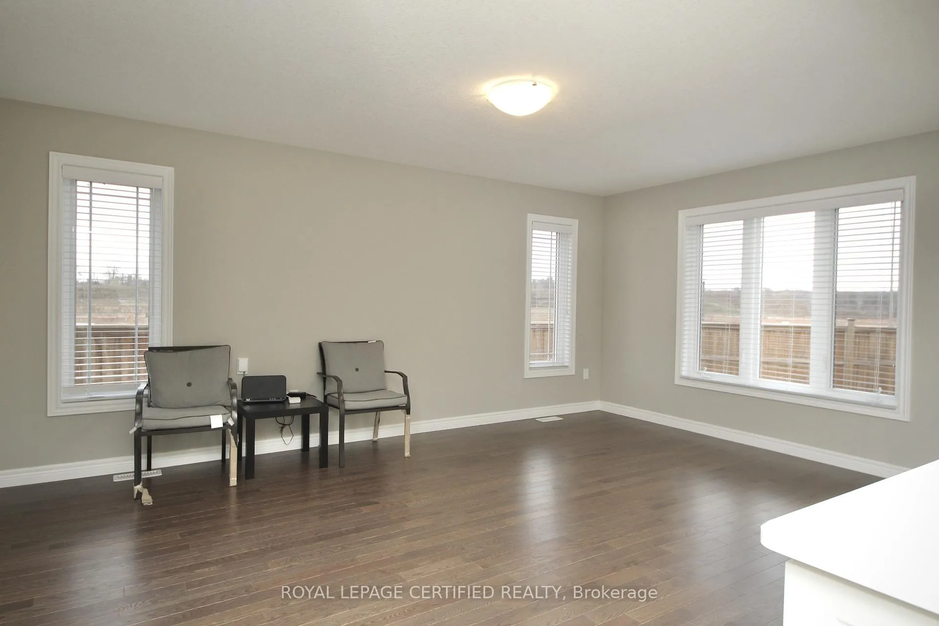 Photo 14 of 2 Crosswinds Drive, Kitchener — HOMEH
