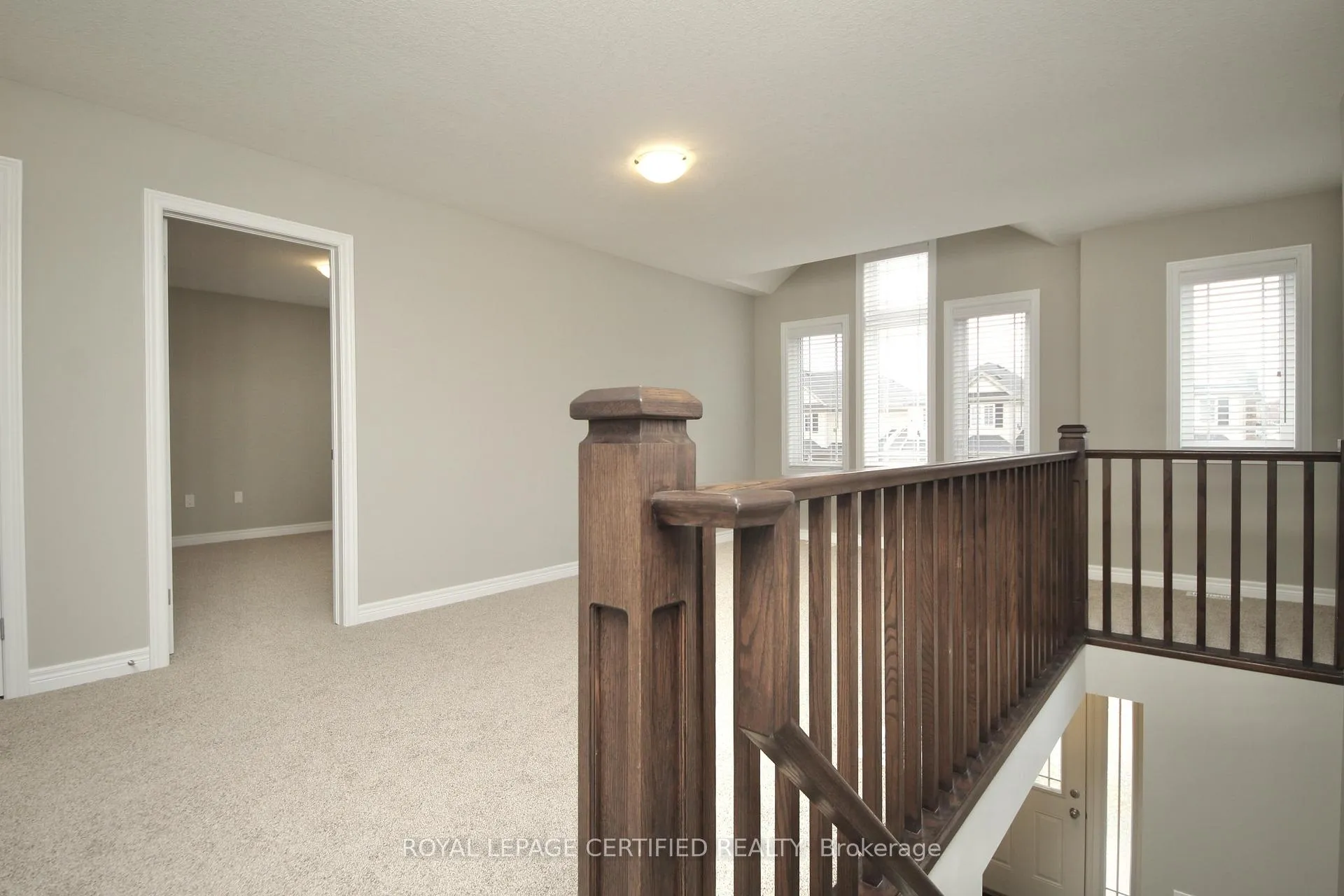 Photo 16 of 2 Crosswinds Drive, Kitchener — HOMEH
