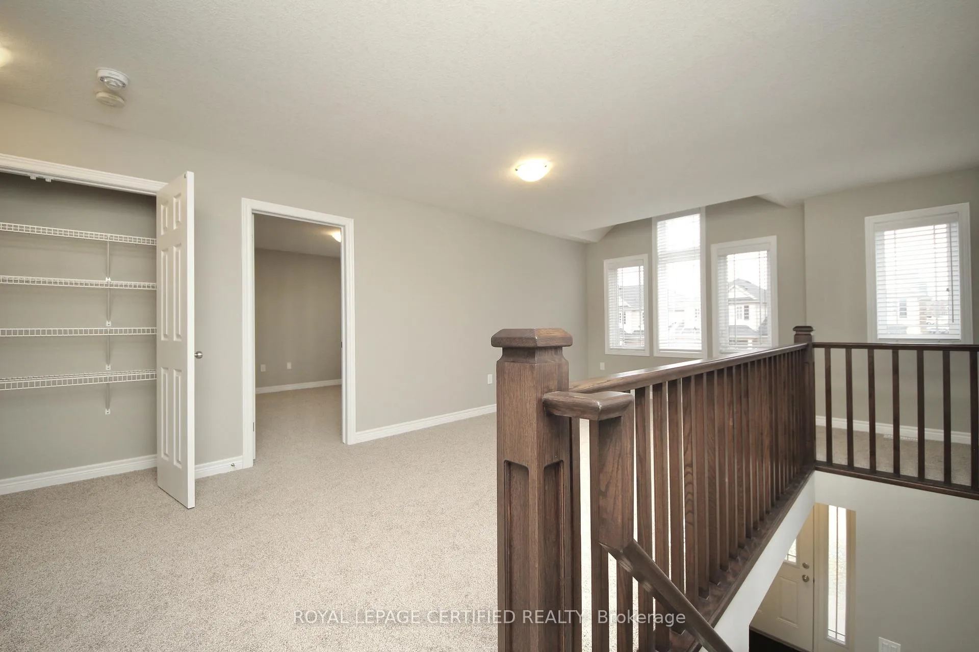 Photo 17 of 2 Crosswinds Drive, Kitchener — HOMEH