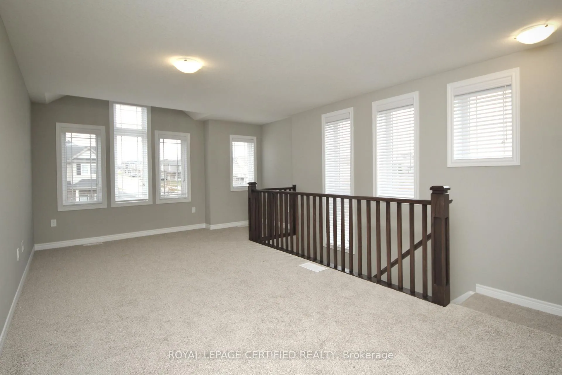 Photo 18 of 2 Crosswinds Drive, Kitchener — HOMEH