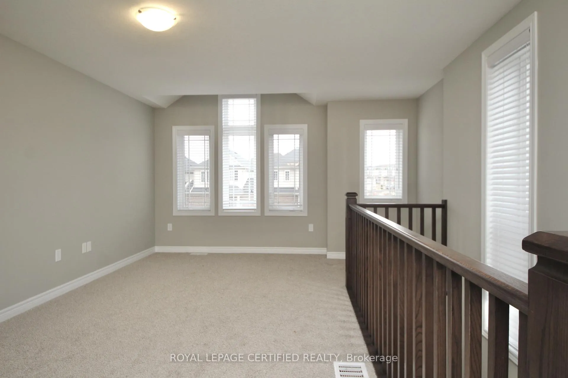 Photo 20 of 2 Crosswinds Drive, Kitchener — HOMEH