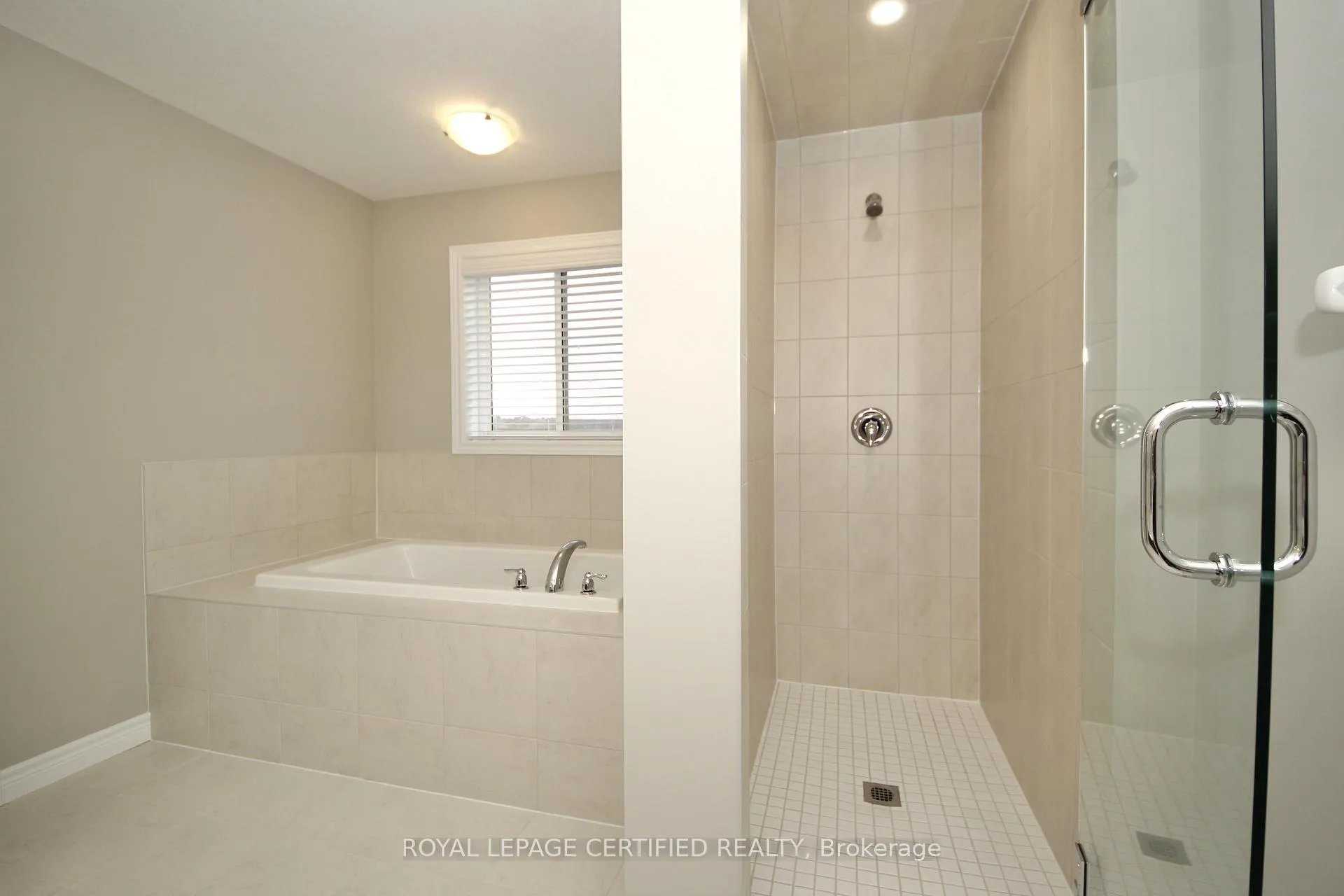 Photo 27 of 2 Crosswinds Drive, Kitchener — HOMEH