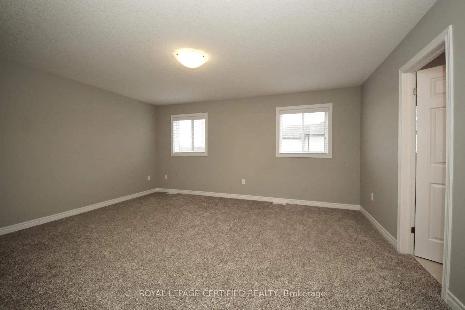 Photo 31 of 2 Crosswinds Drive, Kitchener — HOMEH