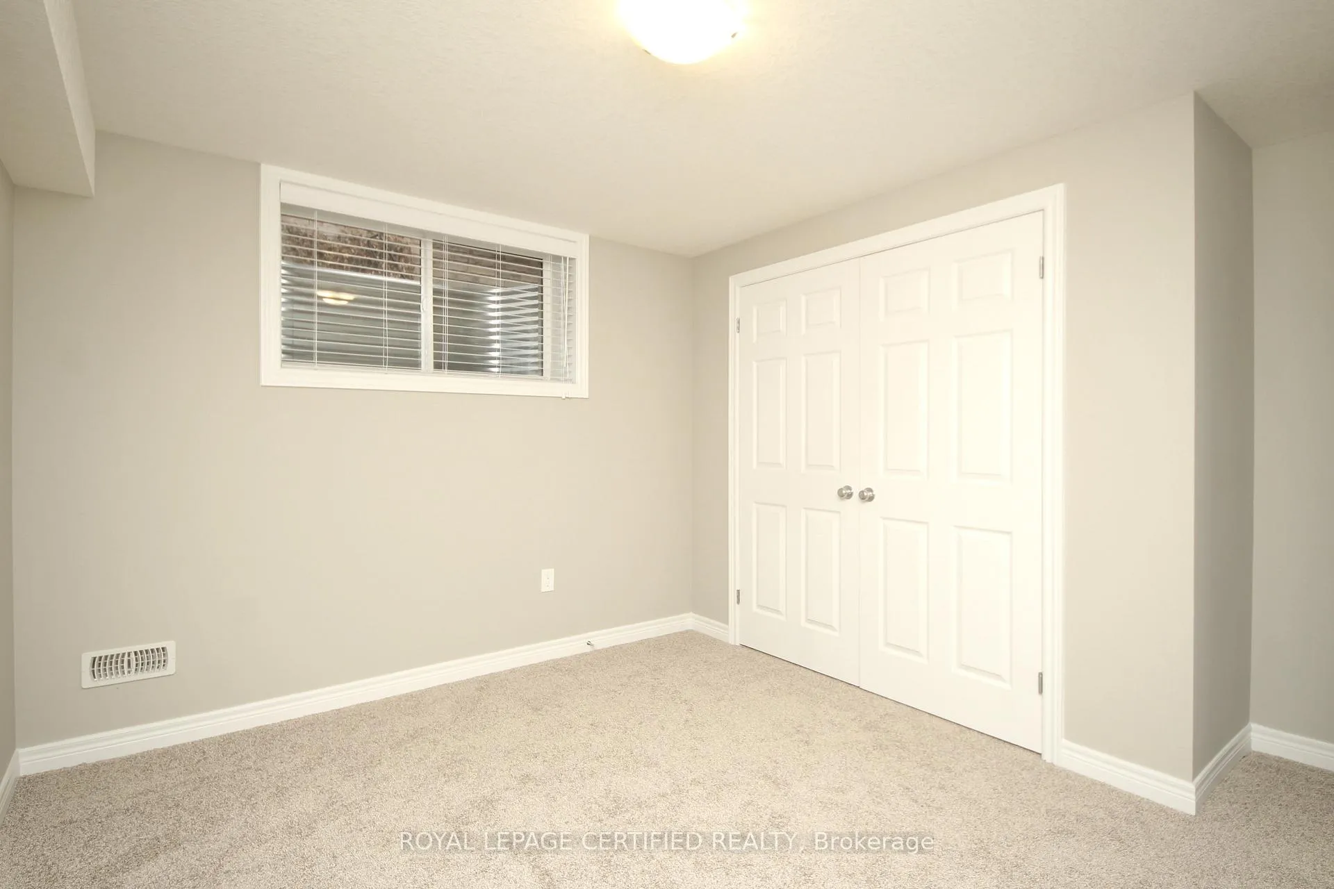 Photo 35 of 2 Crosswinds Drive, Kitchener — HOMEH