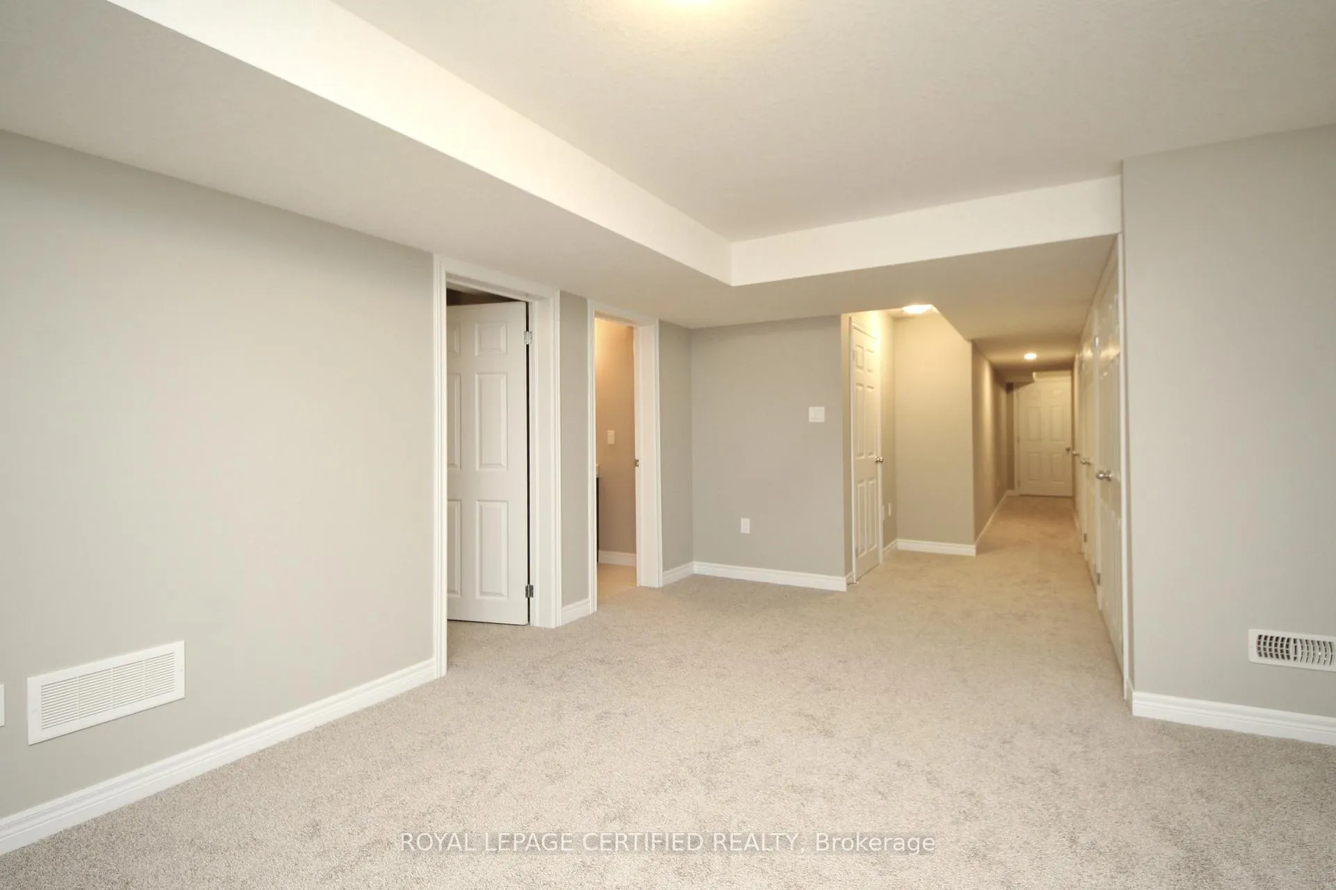 Photo 37 of 2 Crosswinds Drive, Kitchener — HOMEH
