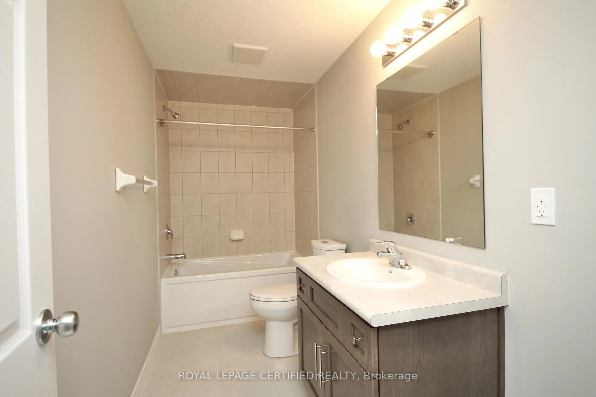 Photo 40 of 2 Crosswinds Drive, Kitchener — HOMEH