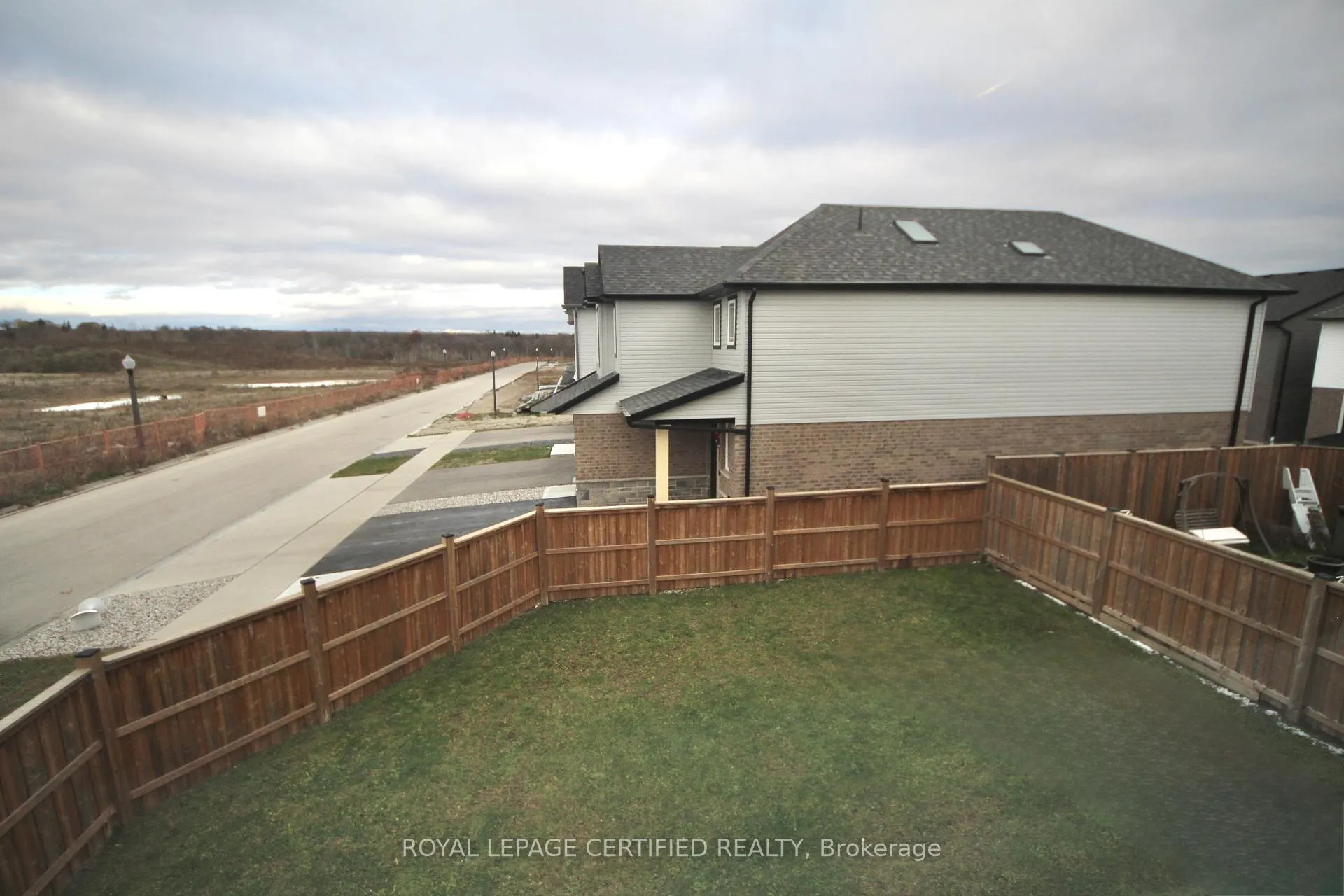 Photo 43 of 2 Crosswinds Drive, Kitchener — HOMEH
