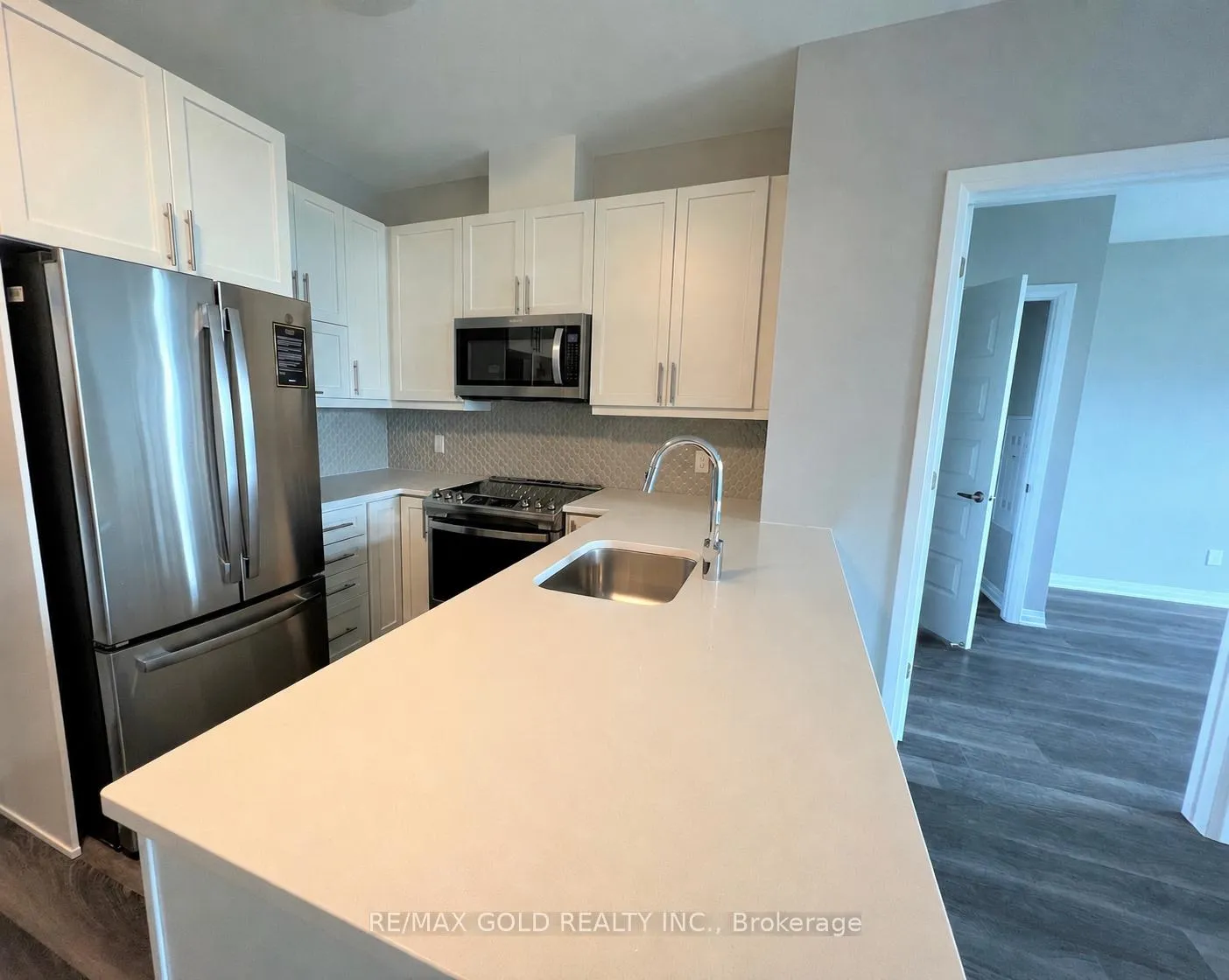 Photo 3 of Unit 215, 50 Kaitting Trail, Oakville, Glenorchy — HOMEH