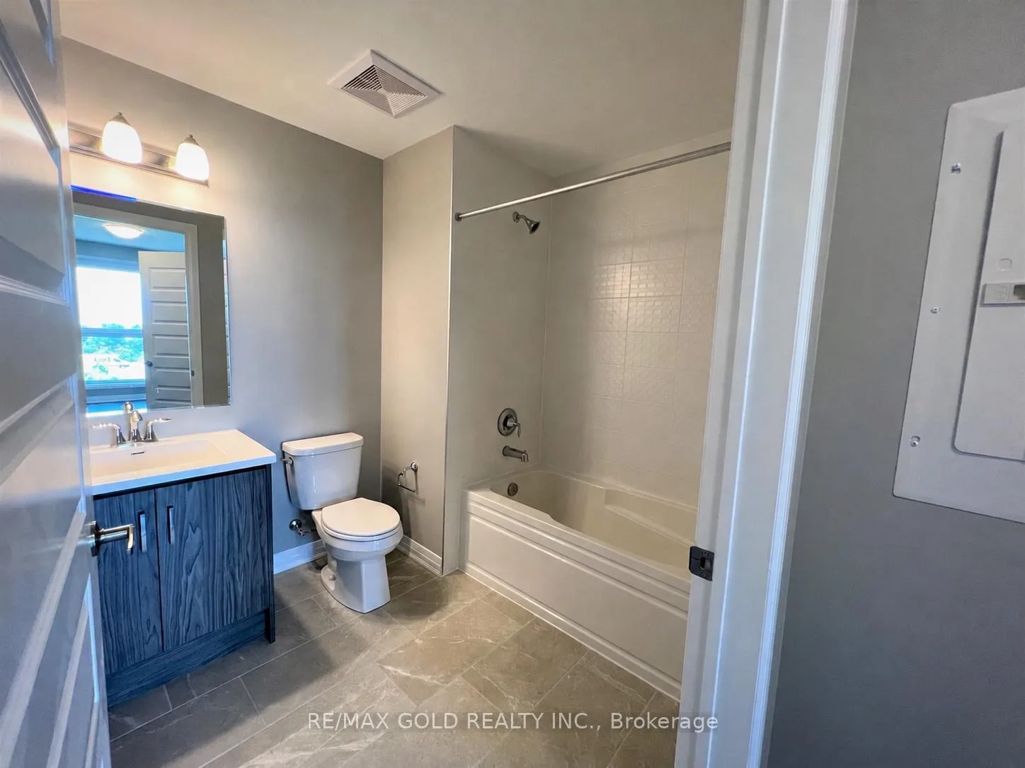 Photo 18 of Unit 215, 50 Kaitting Trail, Oakville, Glenorchy — HOMEH