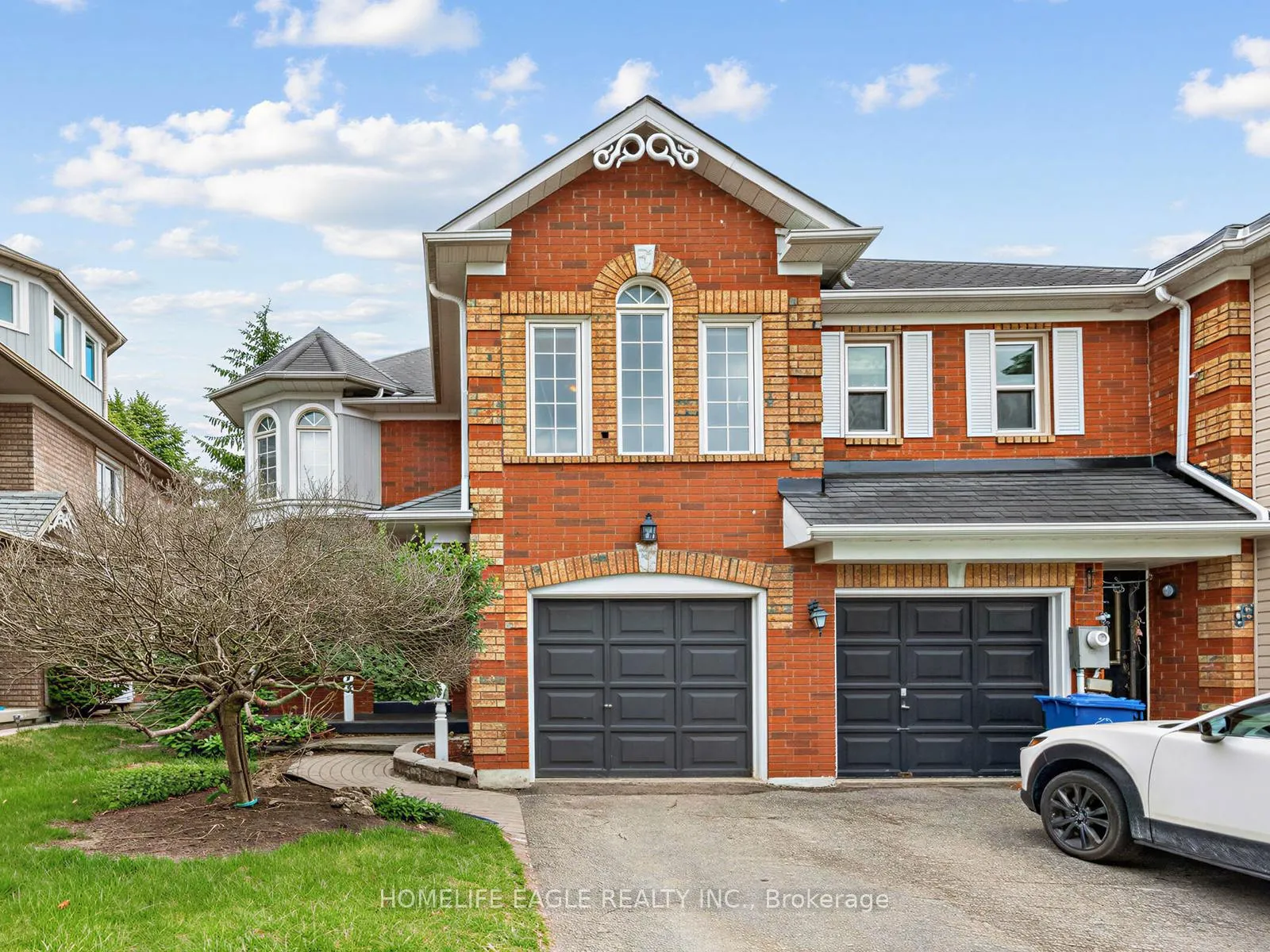 Photo 3 of 101 Downey Circle, Aurora, Bayview Wellington — HOMEH