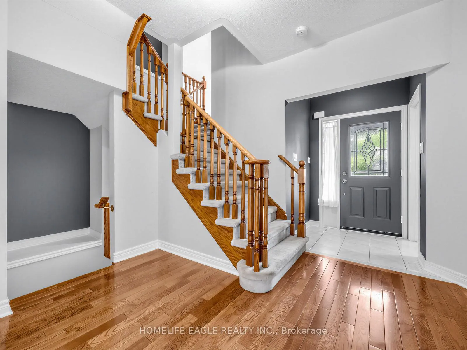 Photo 4 of 101 Downey Circle, Aurora, Bayview Wellington — HOMEH