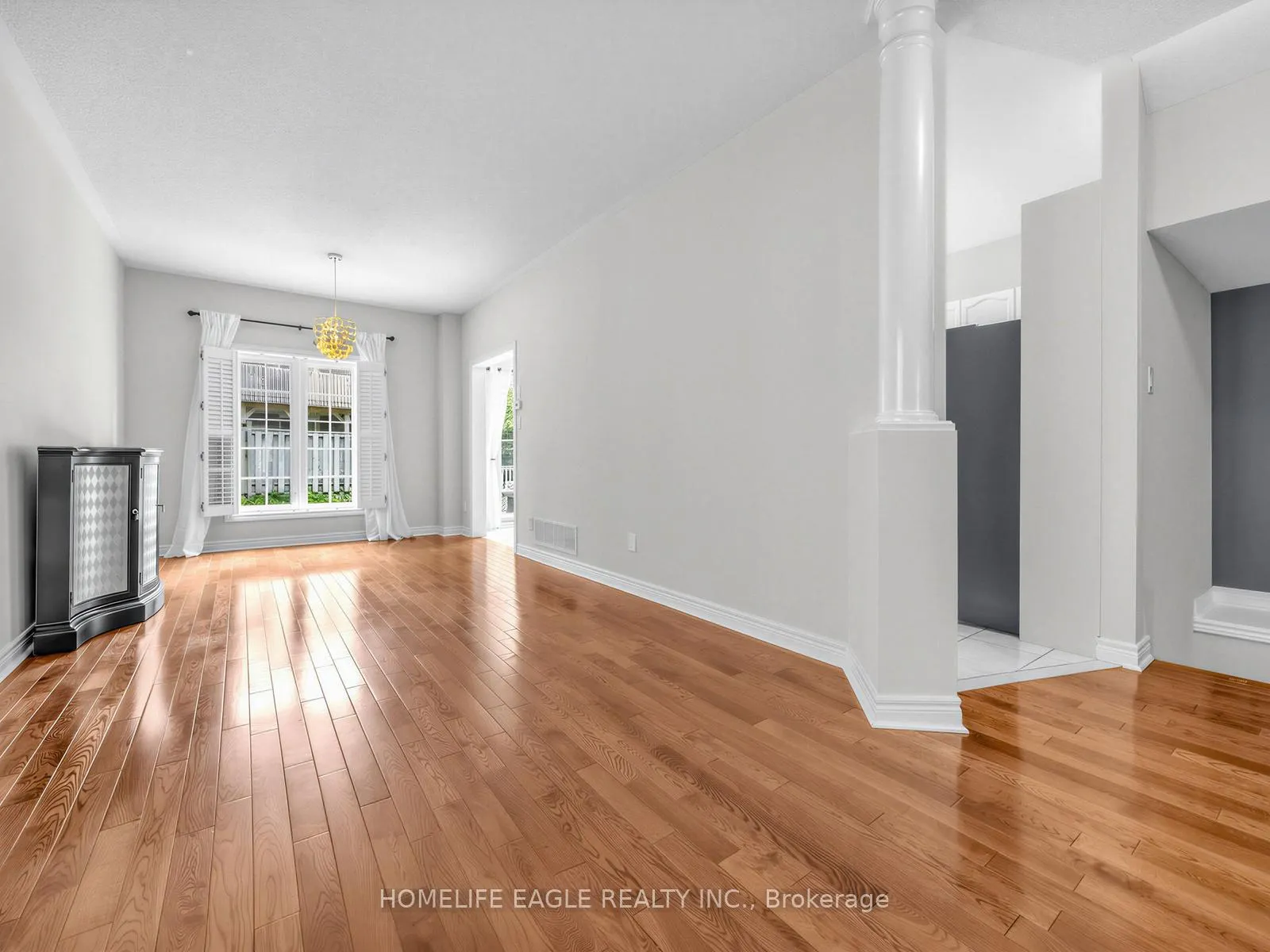 Photo 7 of 101 Downey Circle, Aurora, Bayview Wellington — HOMEH