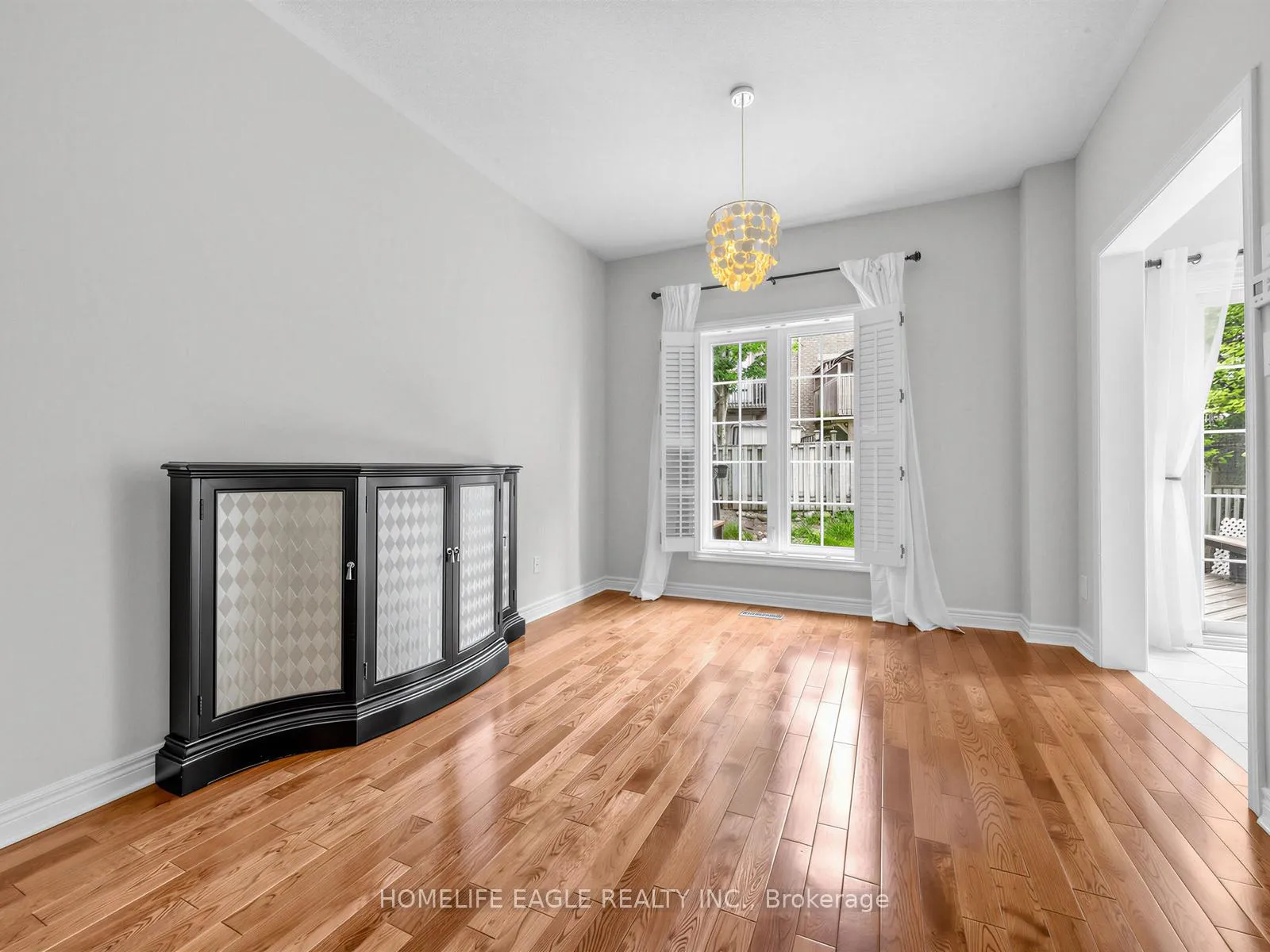 Photo 8 of 101 Downey Circle, Aurora, Bayview Wellington — HOMEH