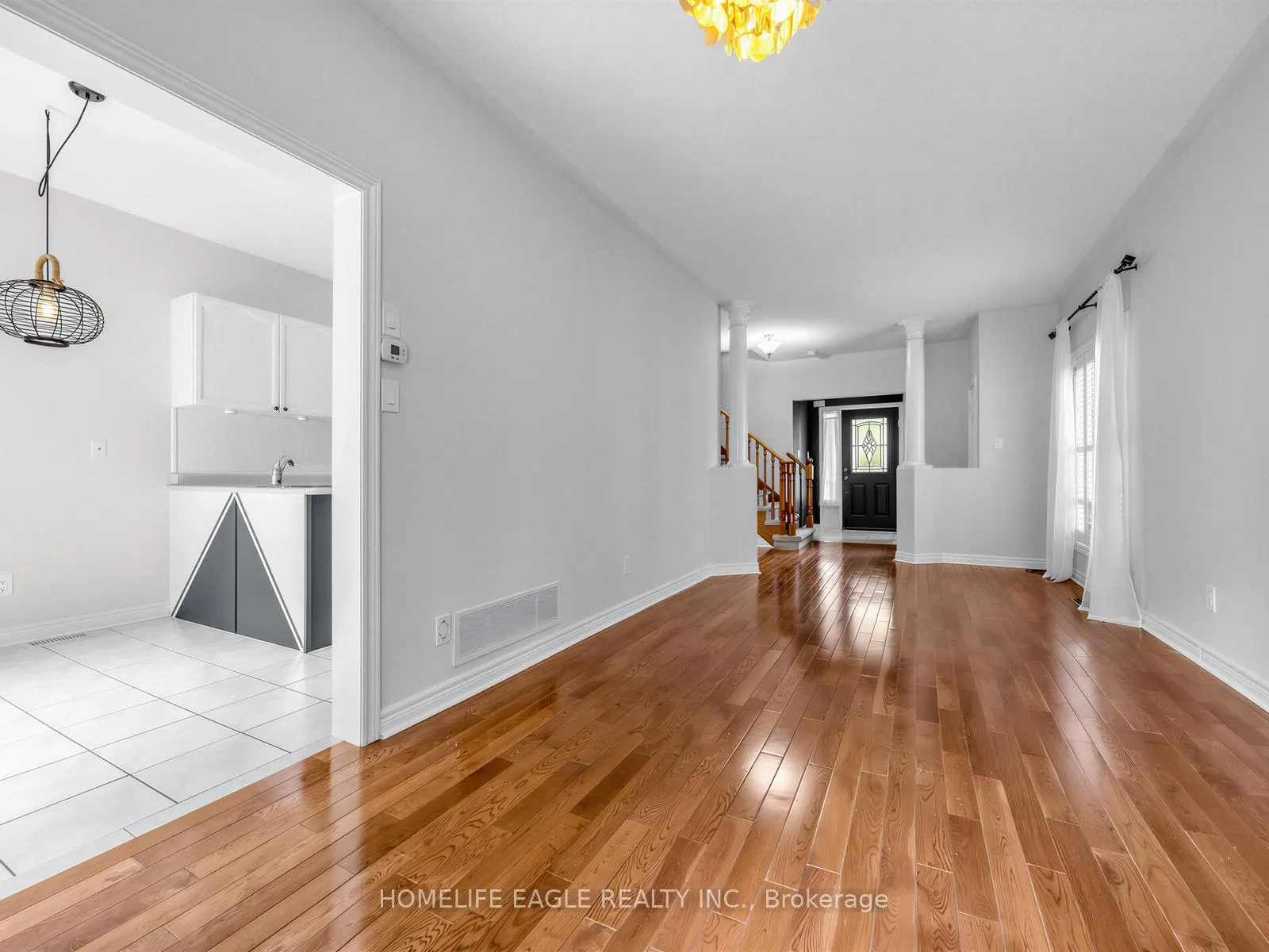 Photo 11 of 101 Downey Circle, Aurora, Bayview Wellington — HOMEH