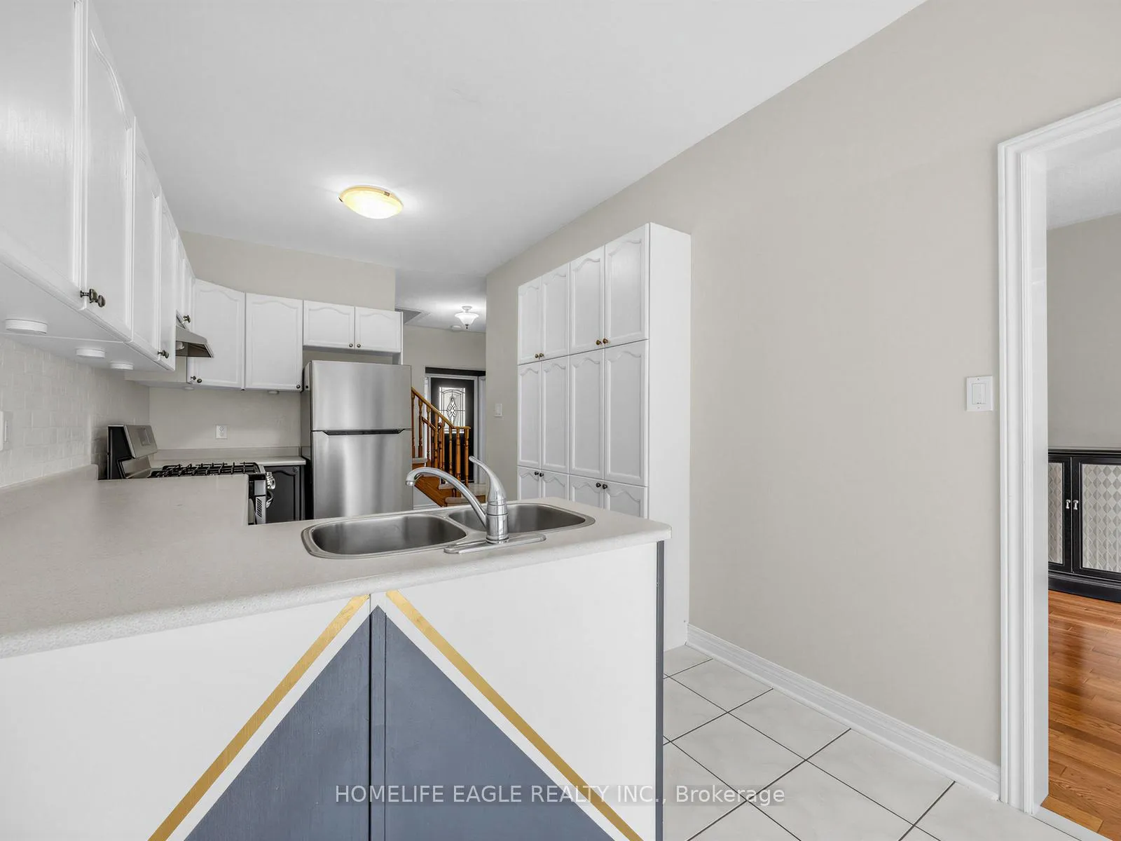 Photo 15 of 101 Downey Circle, Aurora, Bayview Wellington — HOMEH