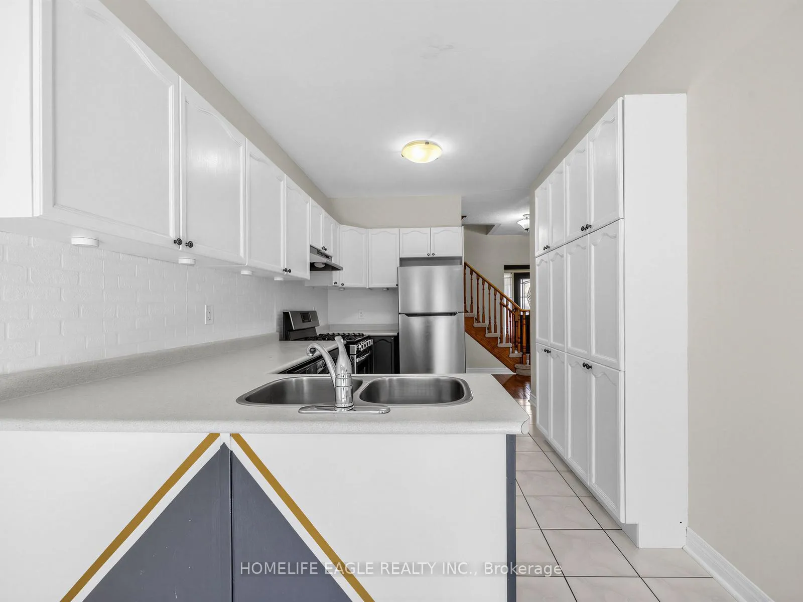 Photo 16 of 101 Downey Circle, Aurora, Bayview Wellington — HOMEH