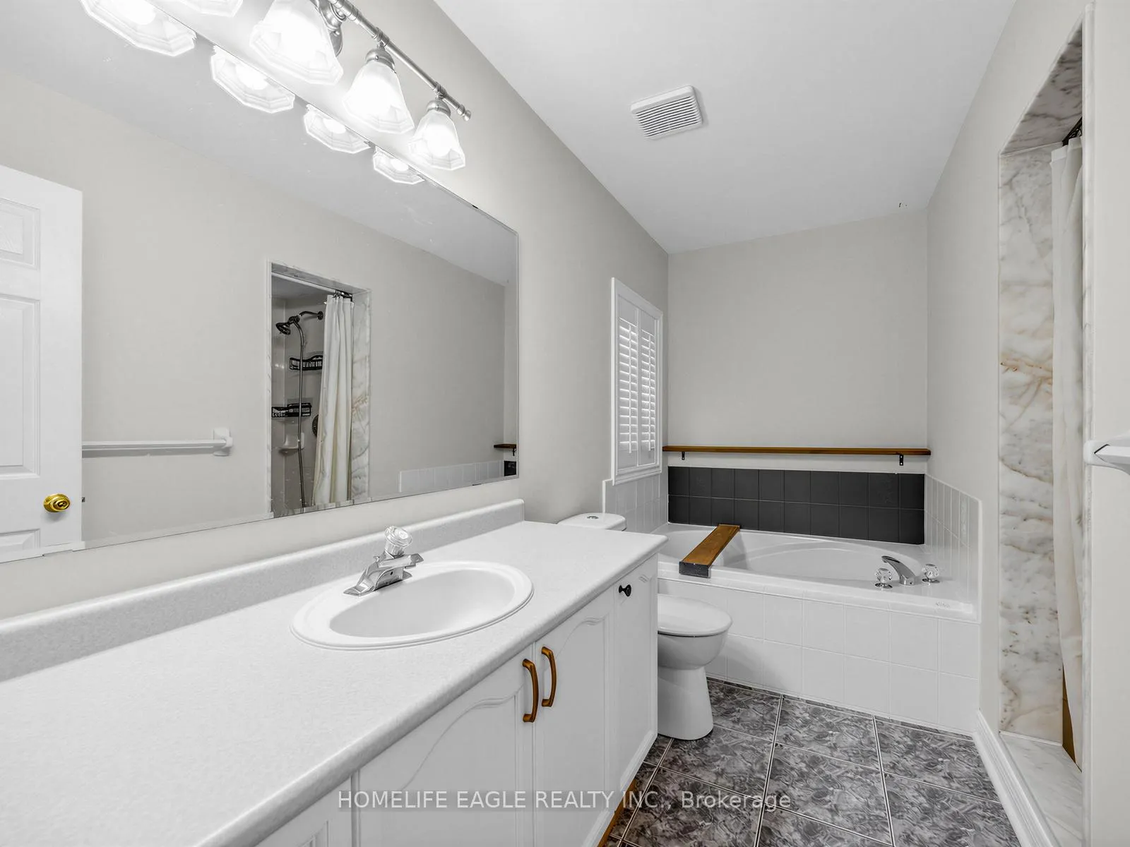 Photo 23 of 101 Downey Circle, Aurora, Bayview Wellington — HOMEH