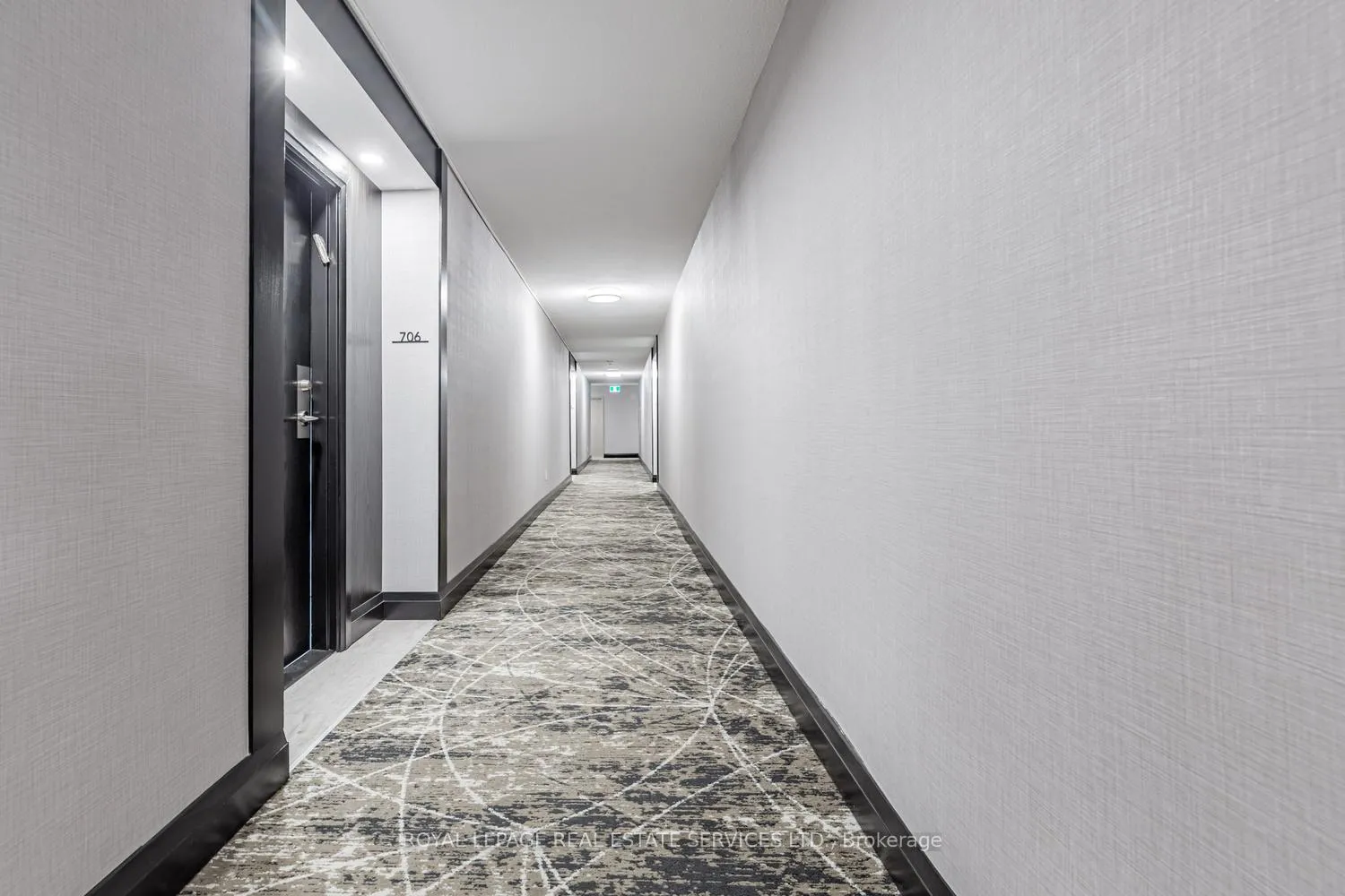 Photo 2 of Unit 706, 3000 Bathurst Street, Toronto, Englemount-Lawrence — HOMEH