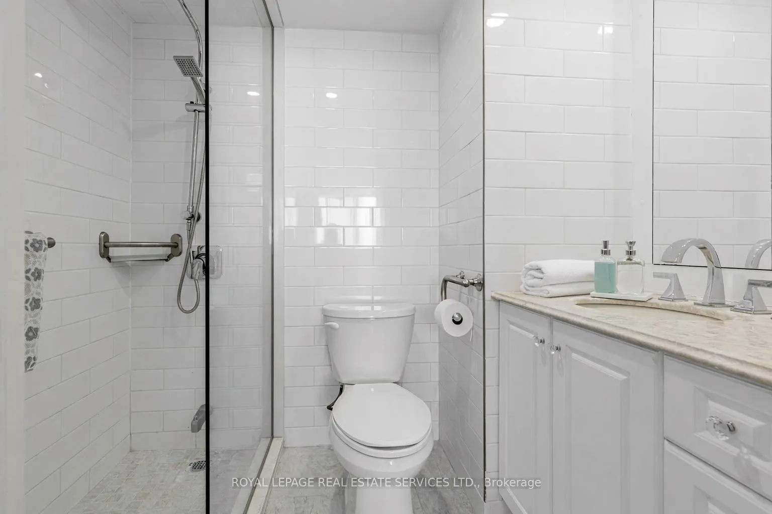 Photo 9 of Unit 706, 3000 Bathurst Street, Toronto, Englemount-Lawrence — HOMEH