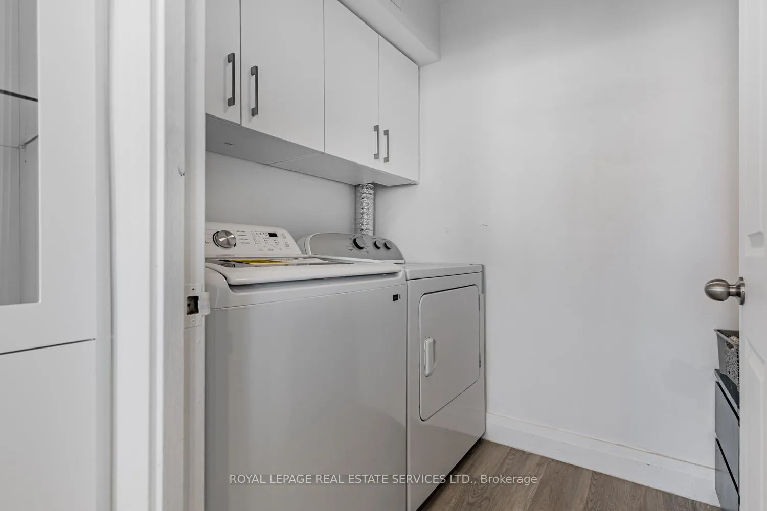 Photo 12 of Unit 706, 3000 Bathurst Street, Toronto, Englemount-Lawrence — HOMEH