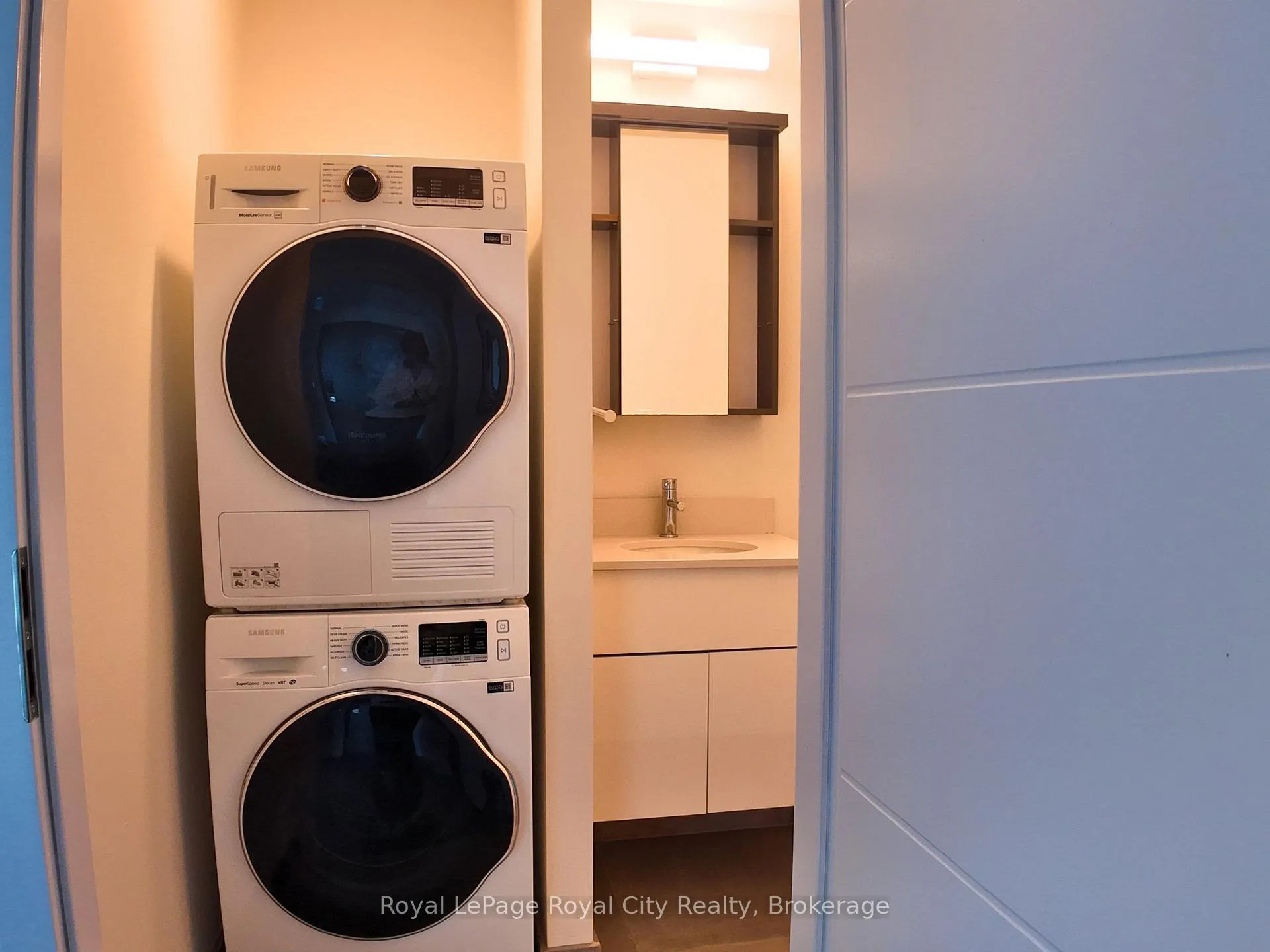 Photo 6 of Unit 3612, 60 Frederick Street, Kitchener, City Commercial Core — HOMEH