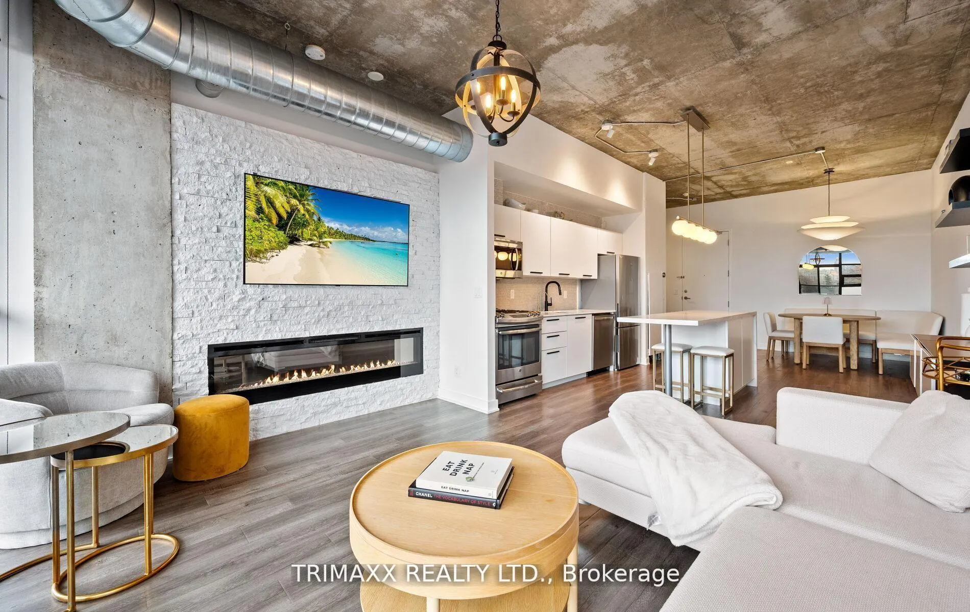 Photo 2 of Unit 403, 60 Bathurst Street, Toronto, Niagara — HOMEH