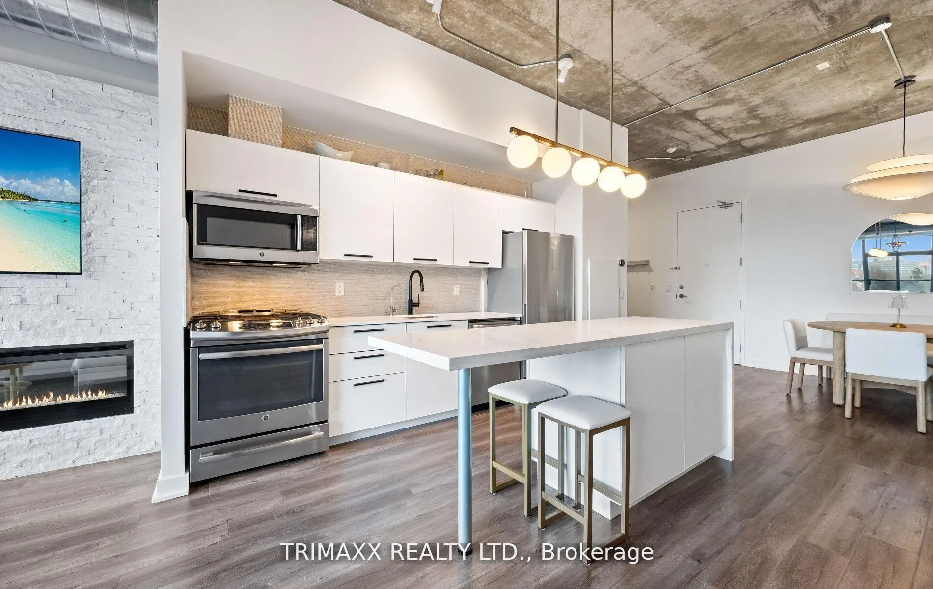 Photo 6 of Unit 403, 60 Bathurst Street, Toronto, Niagara — HOMEH