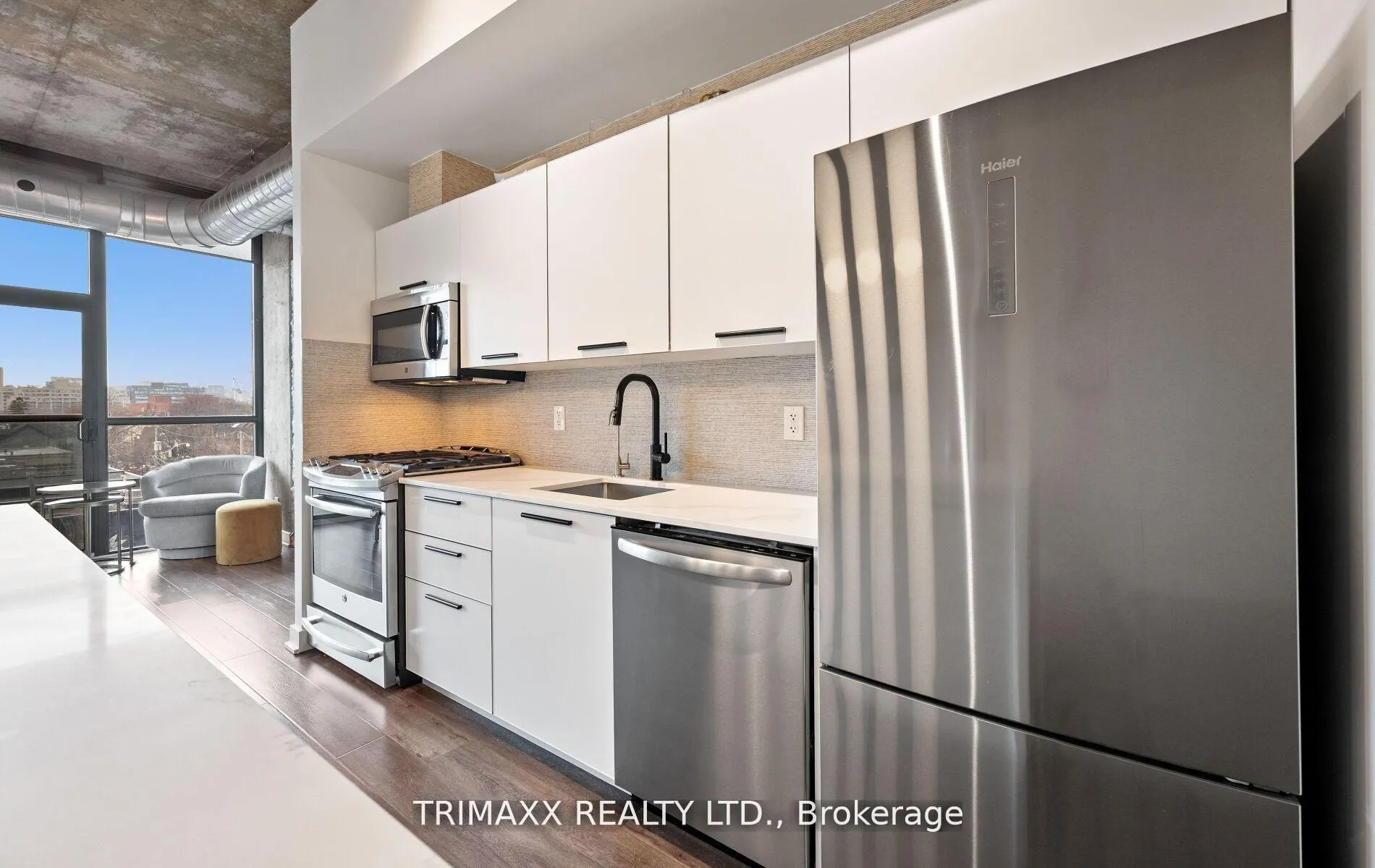 Photo 9 of Unit 403, 60 Bathurst Street, Toronto, Niagara — HOMEH