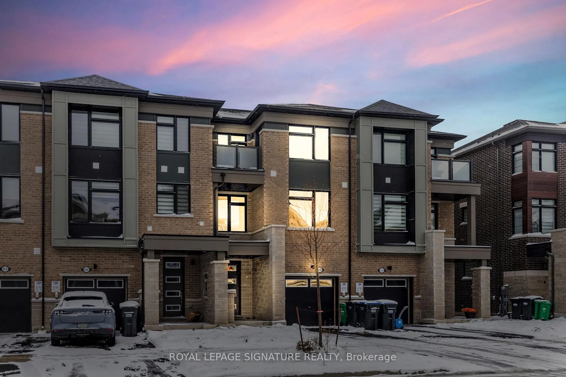 Photo 2 of 158 Keppel Circle, Brampton, Northwest Brampton — HOMEH