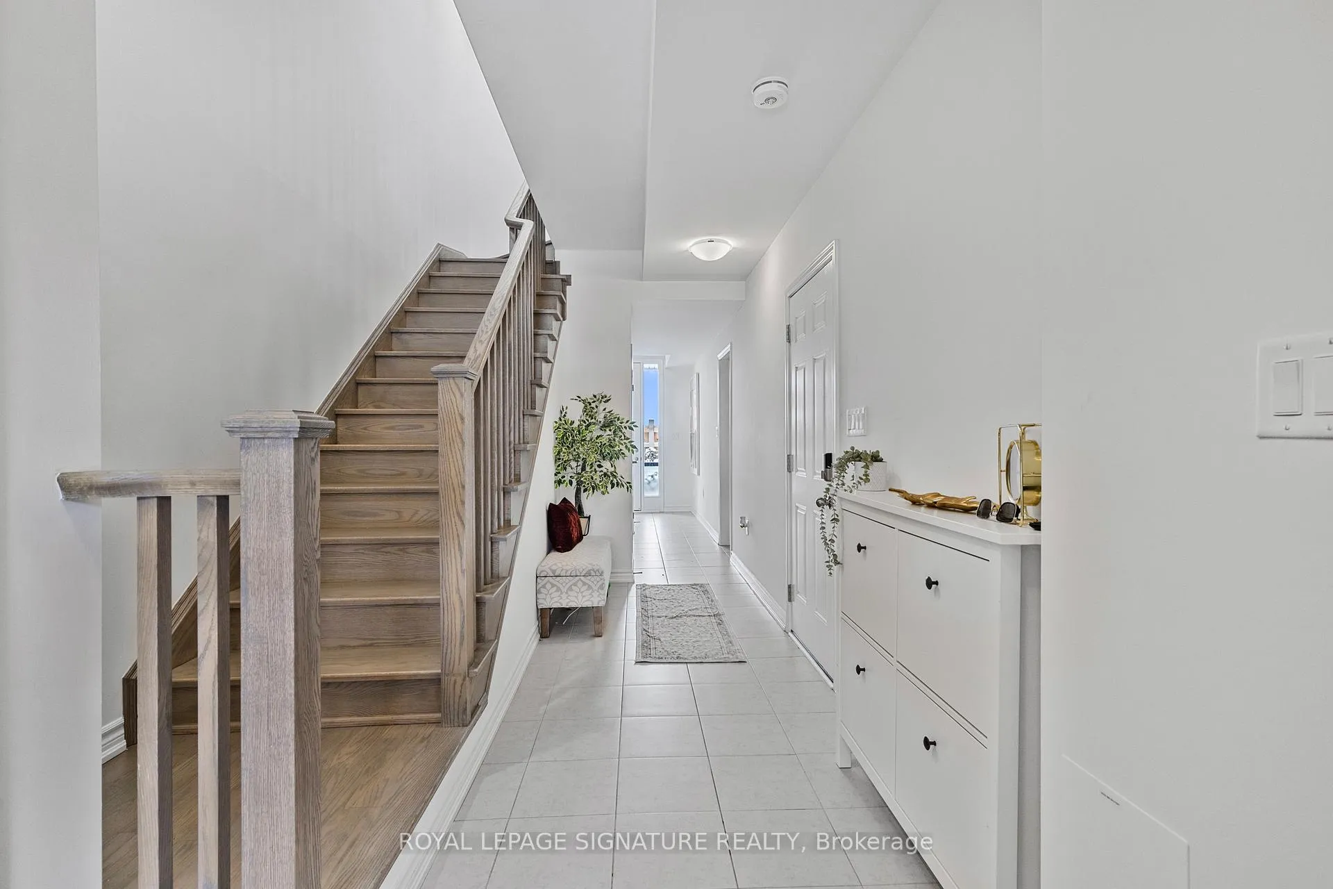 Photo 7 of 158 Keppel Circle, Brampton, Northwest Brampton — HOMEH