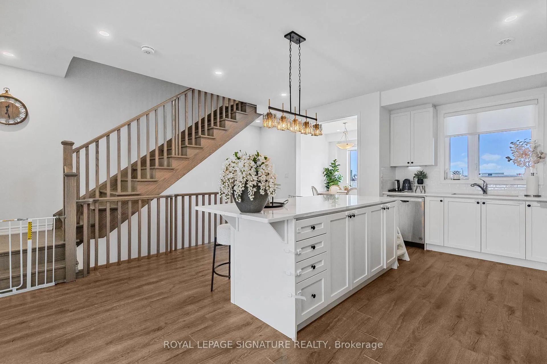 Photo 16 of 158 Keppel Circle, Brampton, Northwest Brampton — HOMEH